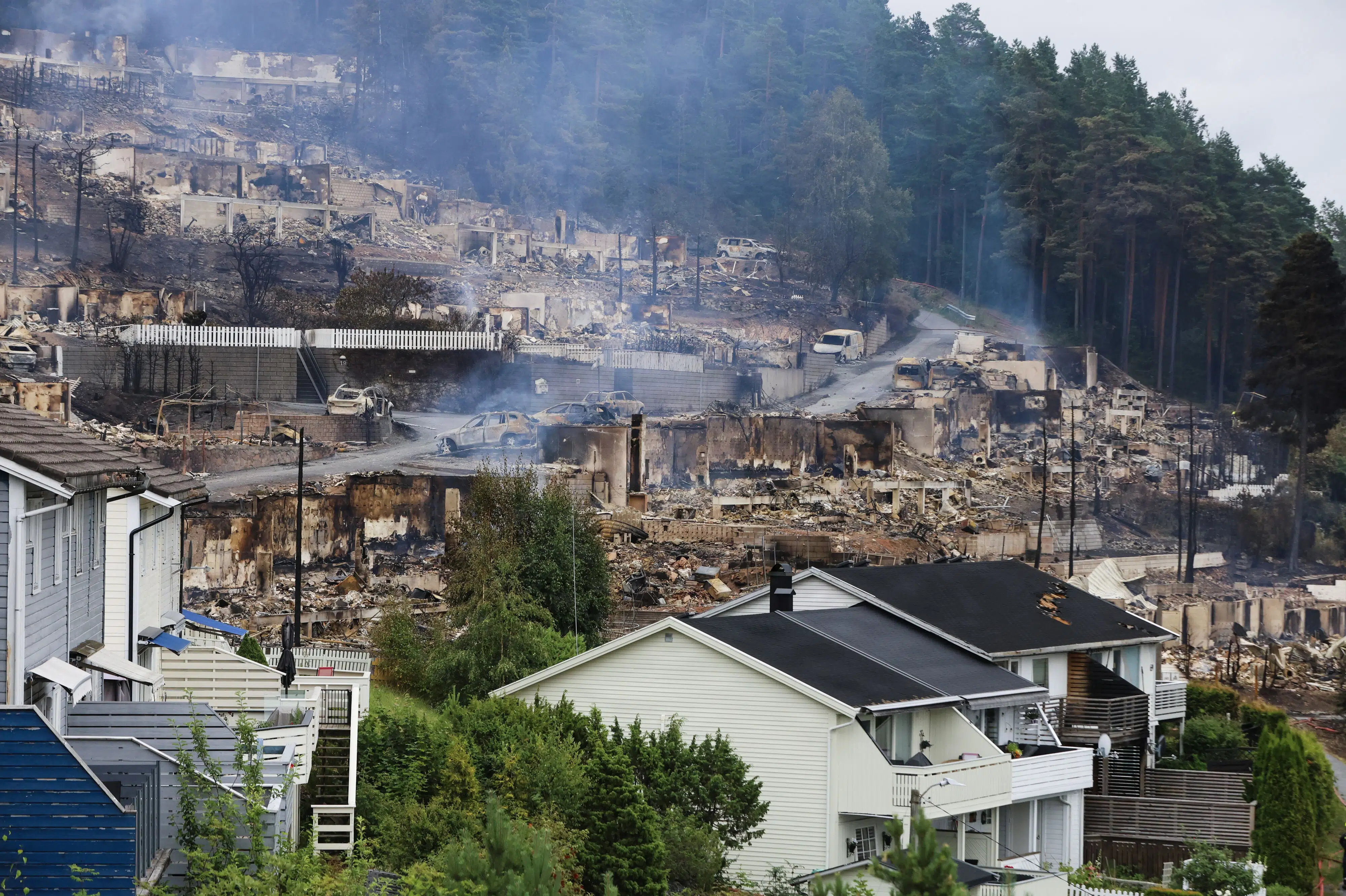Wet and Cool Weather Aids Extinguishing of Major Fire in Norway