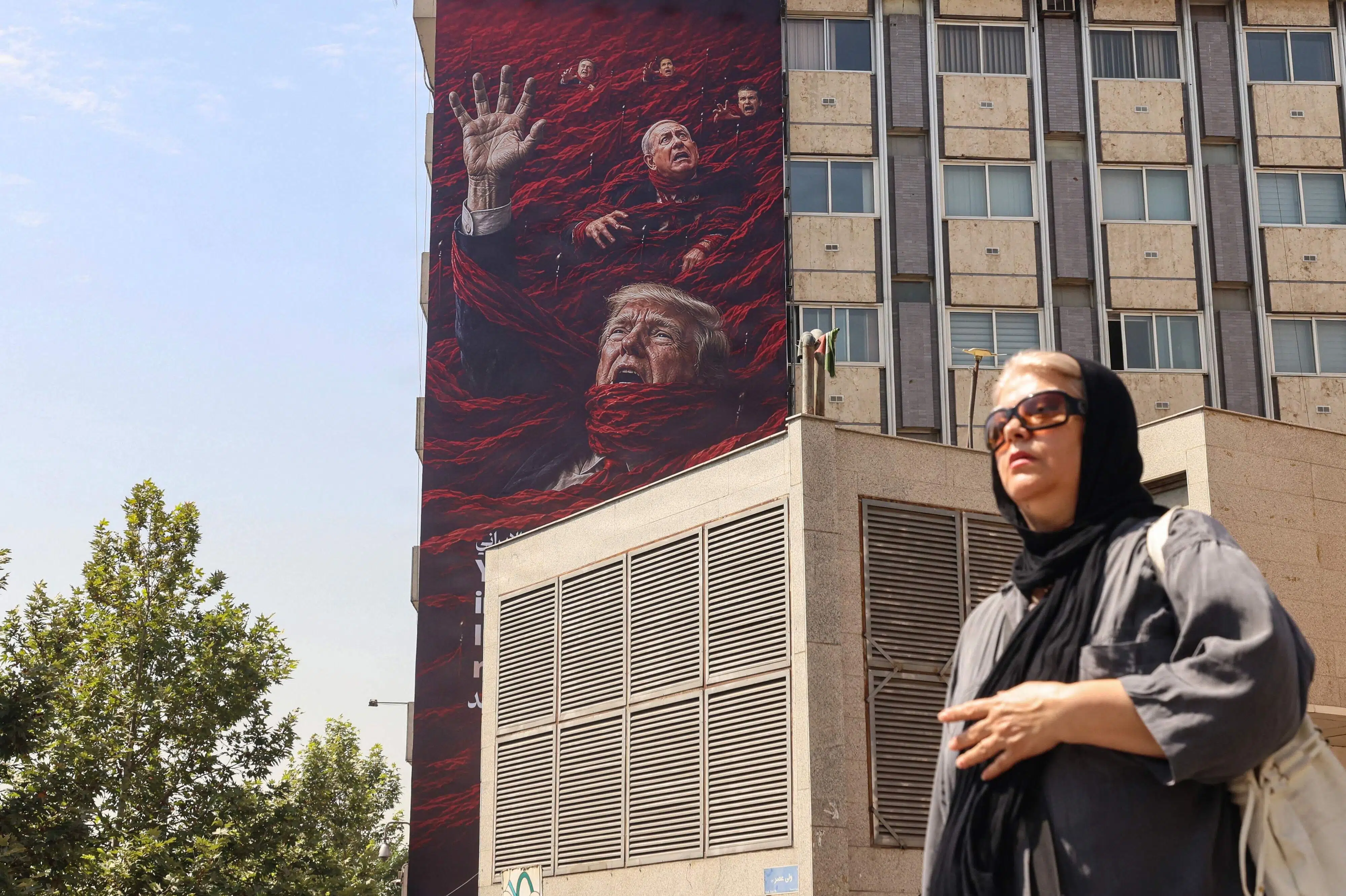 Israel advarer Iran efter missiler mod Jordan