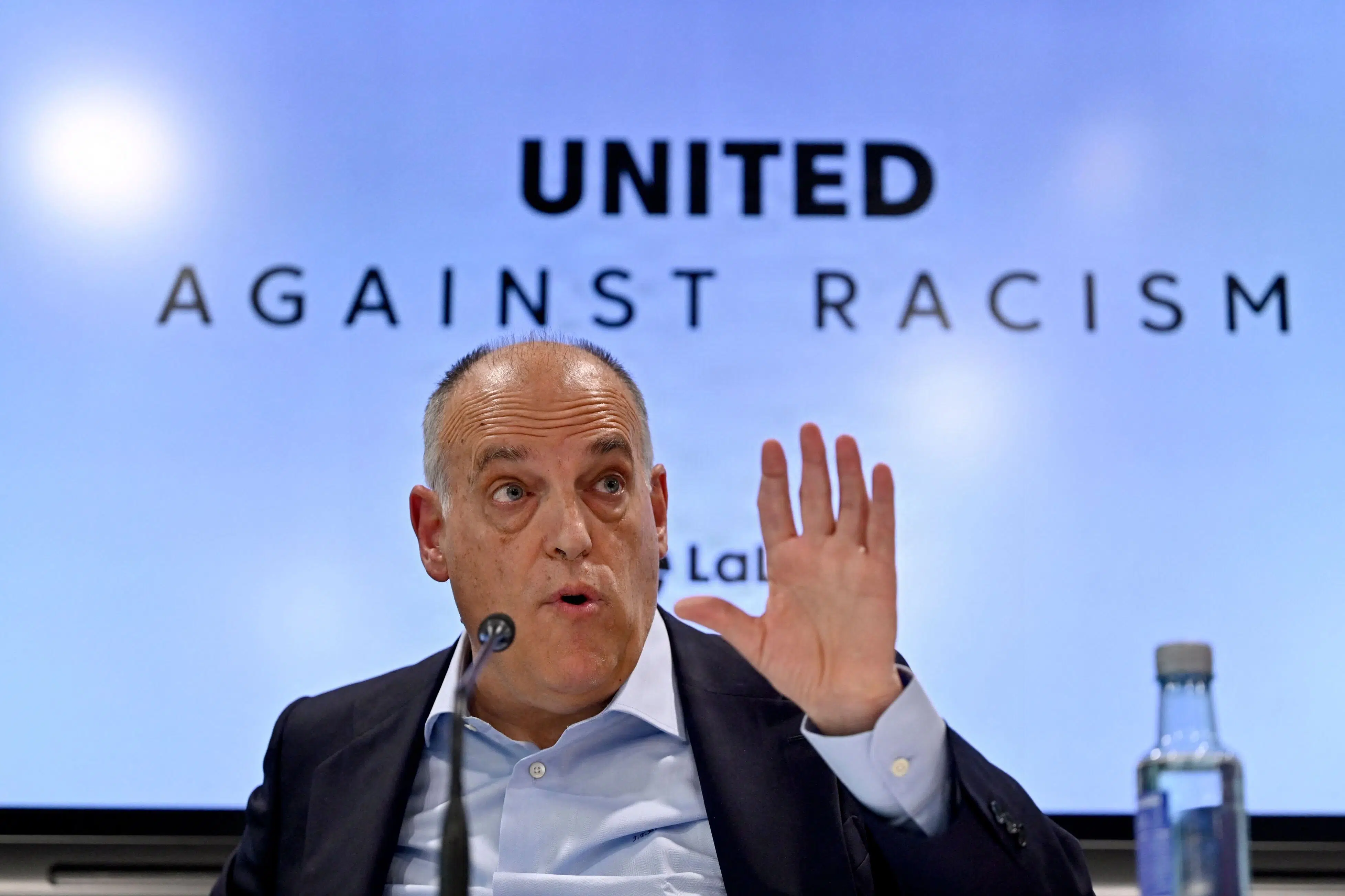 Spanish Football Boss Urges FIFA President Infantino to Resign