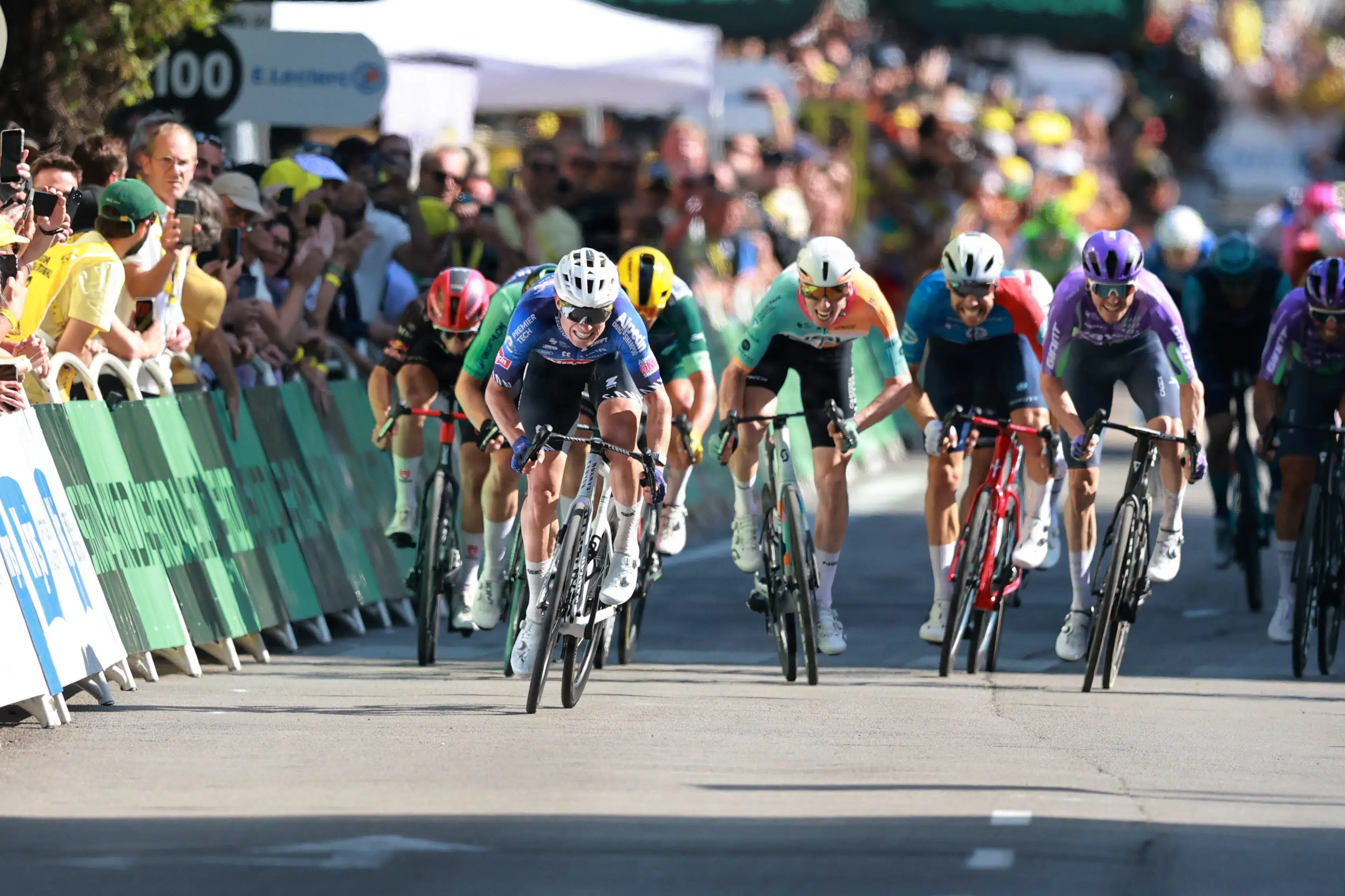 Jasper Philipsen tager sin første etapesejr i årets Tour