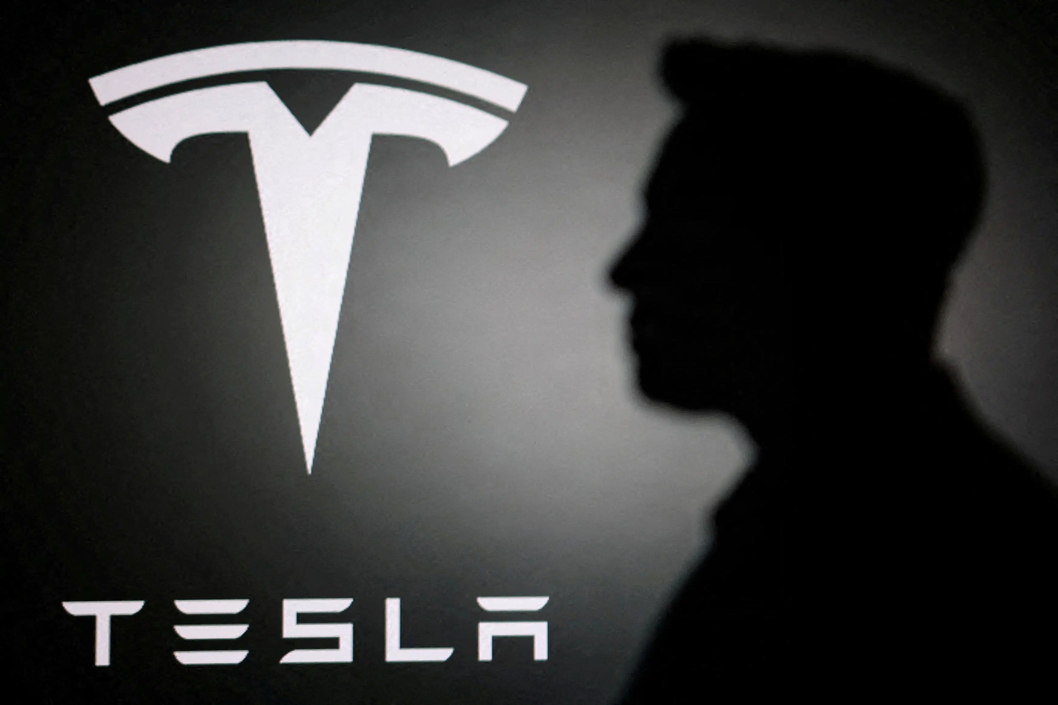 Tesla leverer skuffende overskud - aktien falder