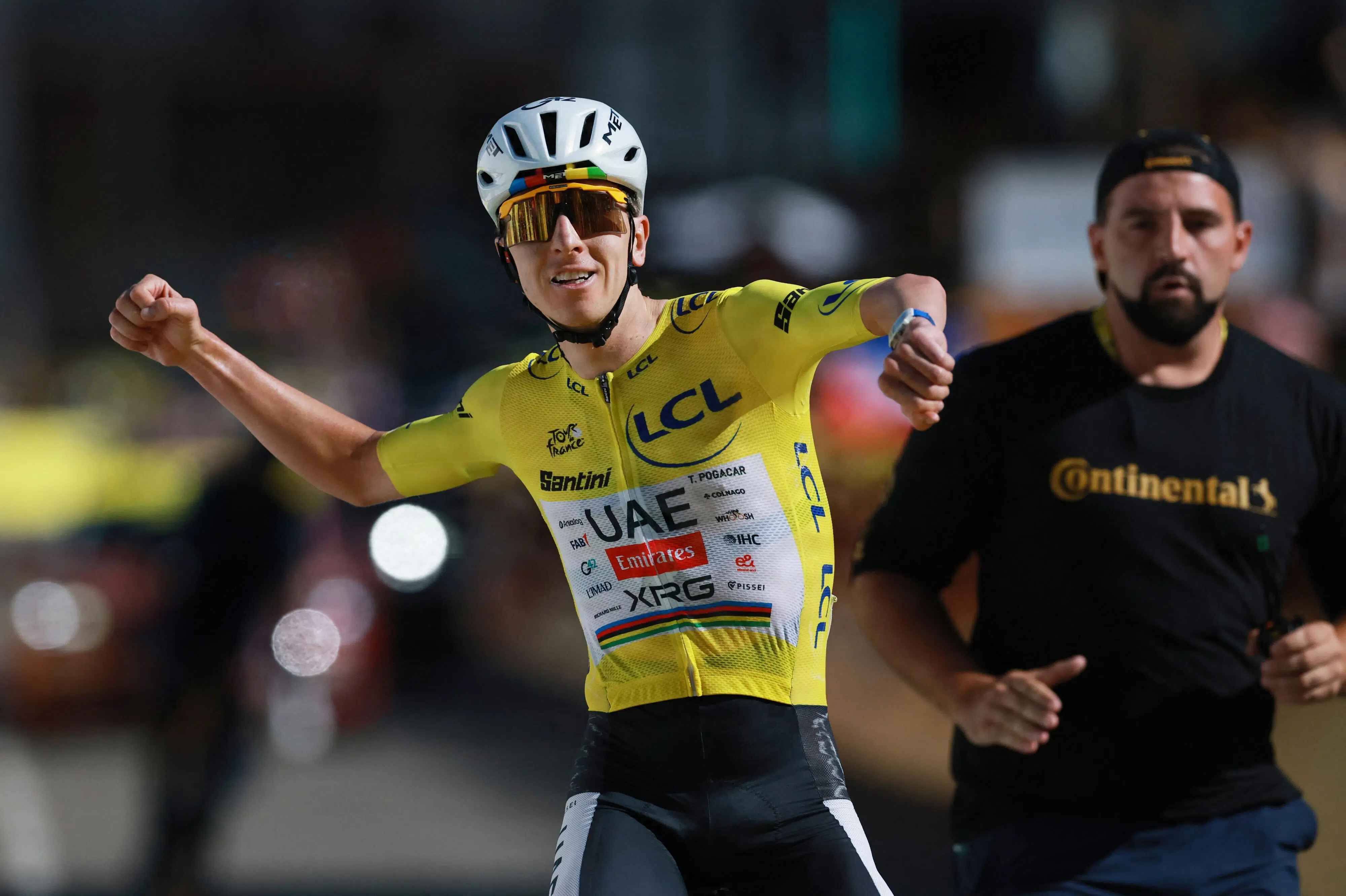 BLÅ BOG: Pogacar snupper 26. Tour-etapesejr på ikonisk bjerg