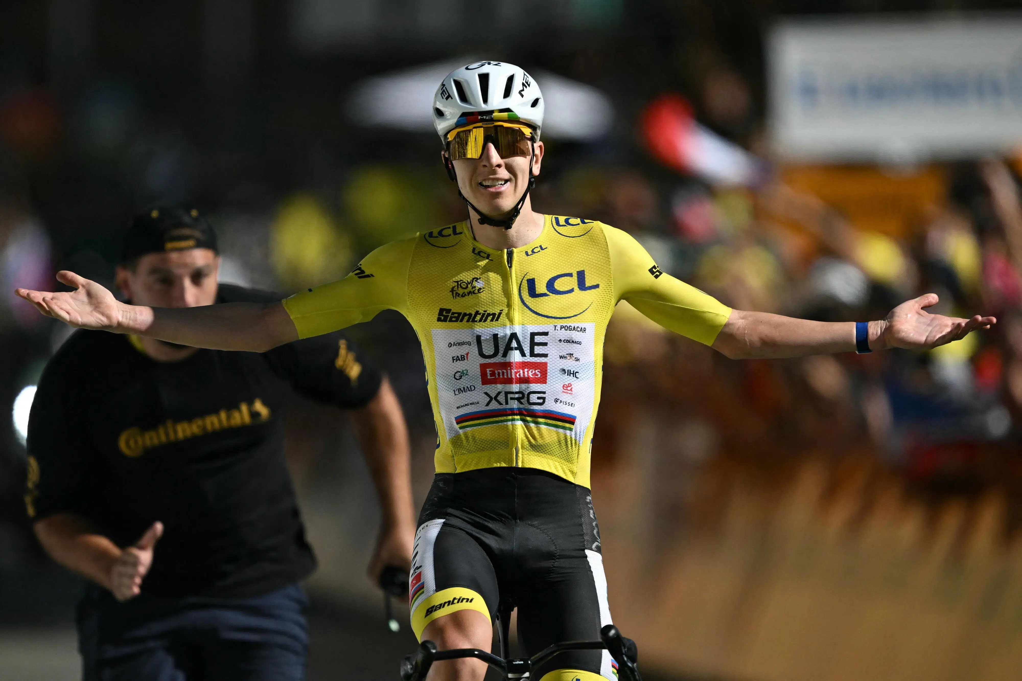 Pogacar sætter alle på plads og vinder på L'Alpe d'Huez