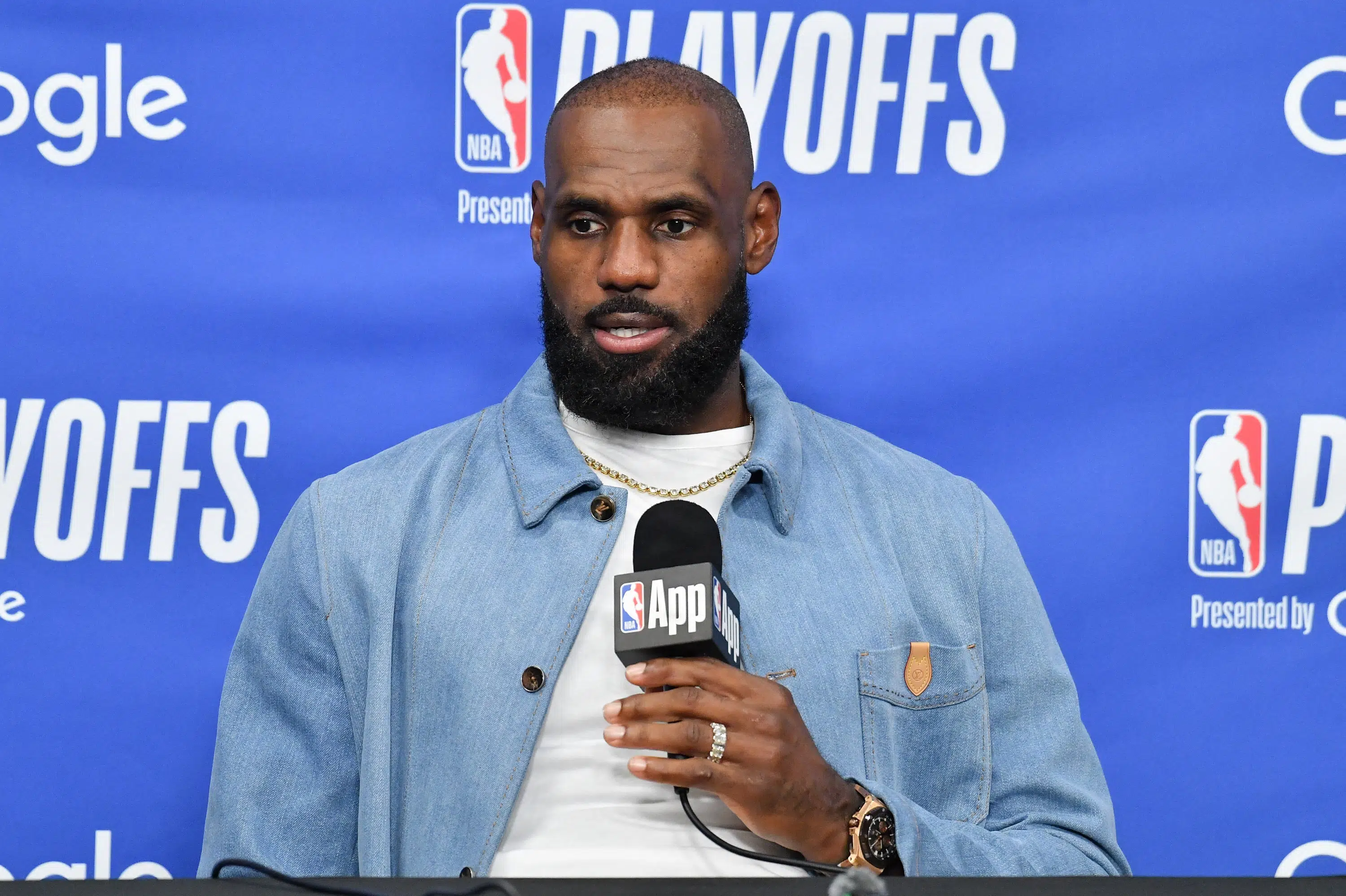 Lebron James fortsætter karrieren i Philadelphia 76ers