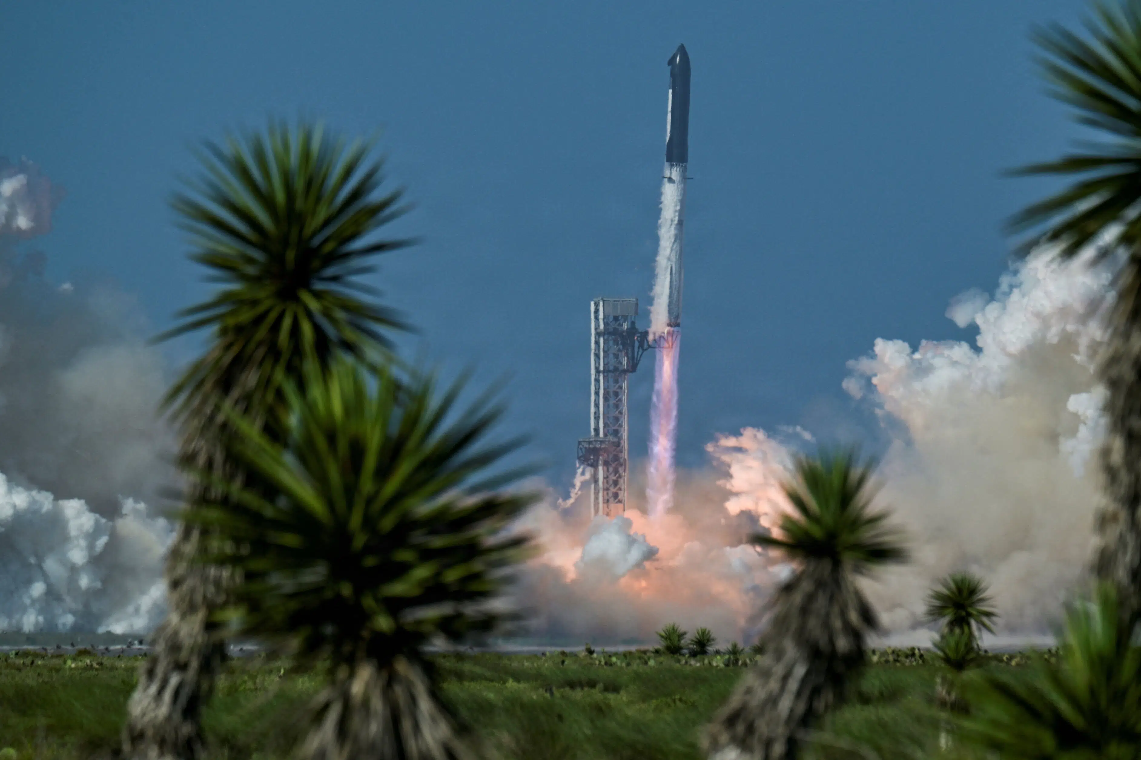 SpaceX-raket opsender 20 satellitter under succesfuld testflyvning