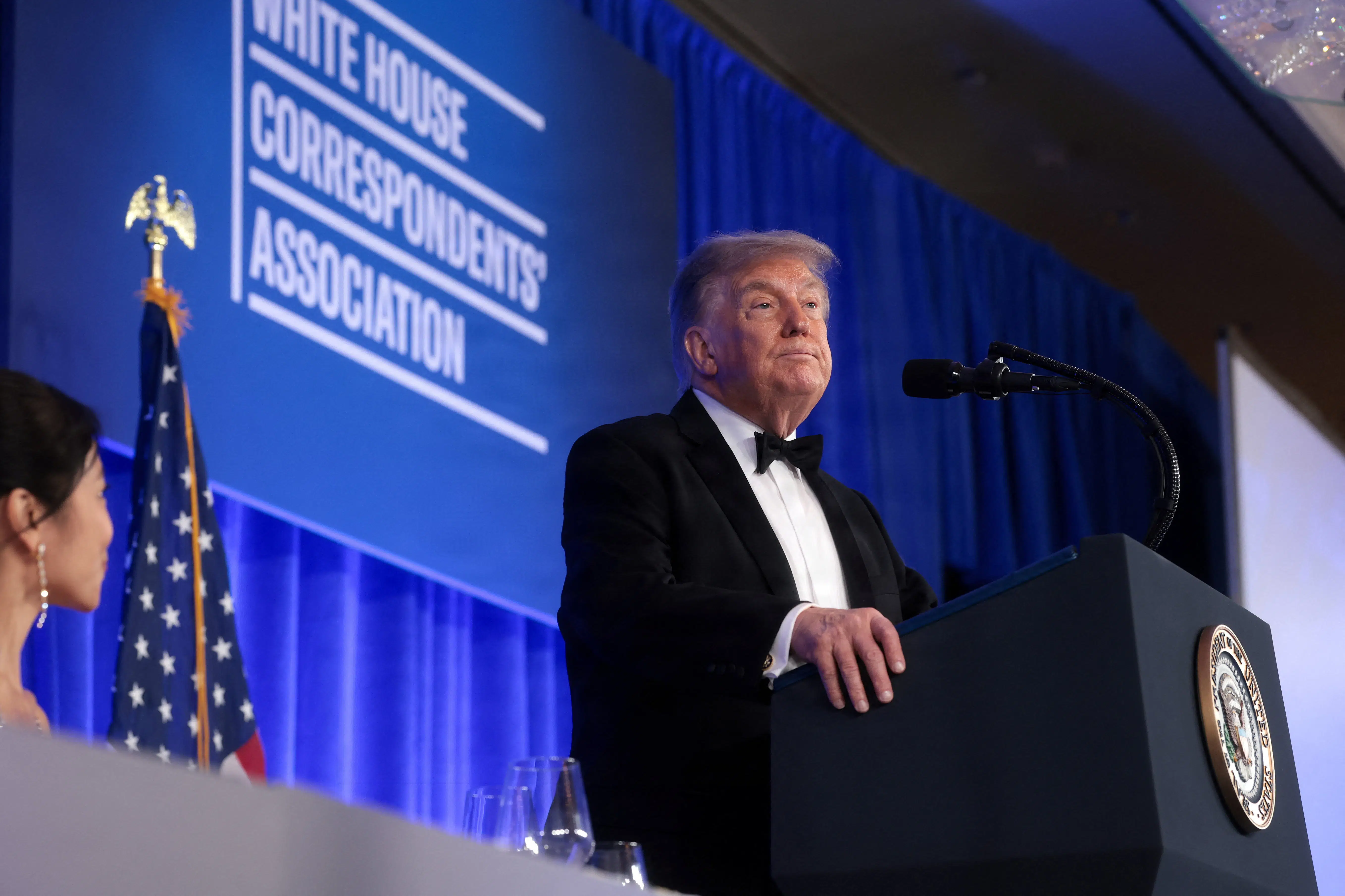 Trump oplevede sit værste mareridt – at blive ignoreret. Hans deltagelse i den årlige korrespondentmiddag var direkte pinlig