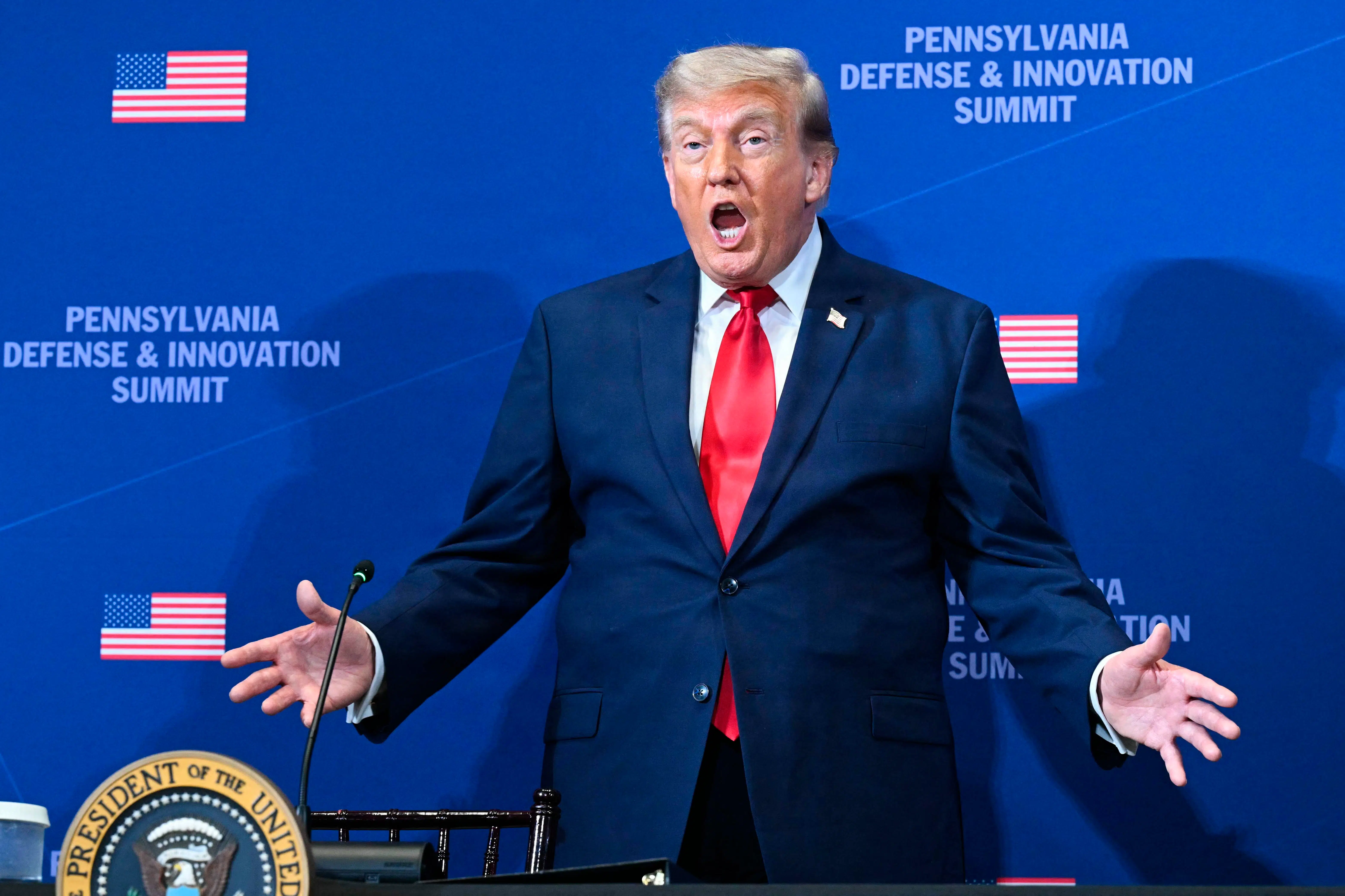 Det startede så godt, nu ramler det. »Trump-indekset« rasler ned