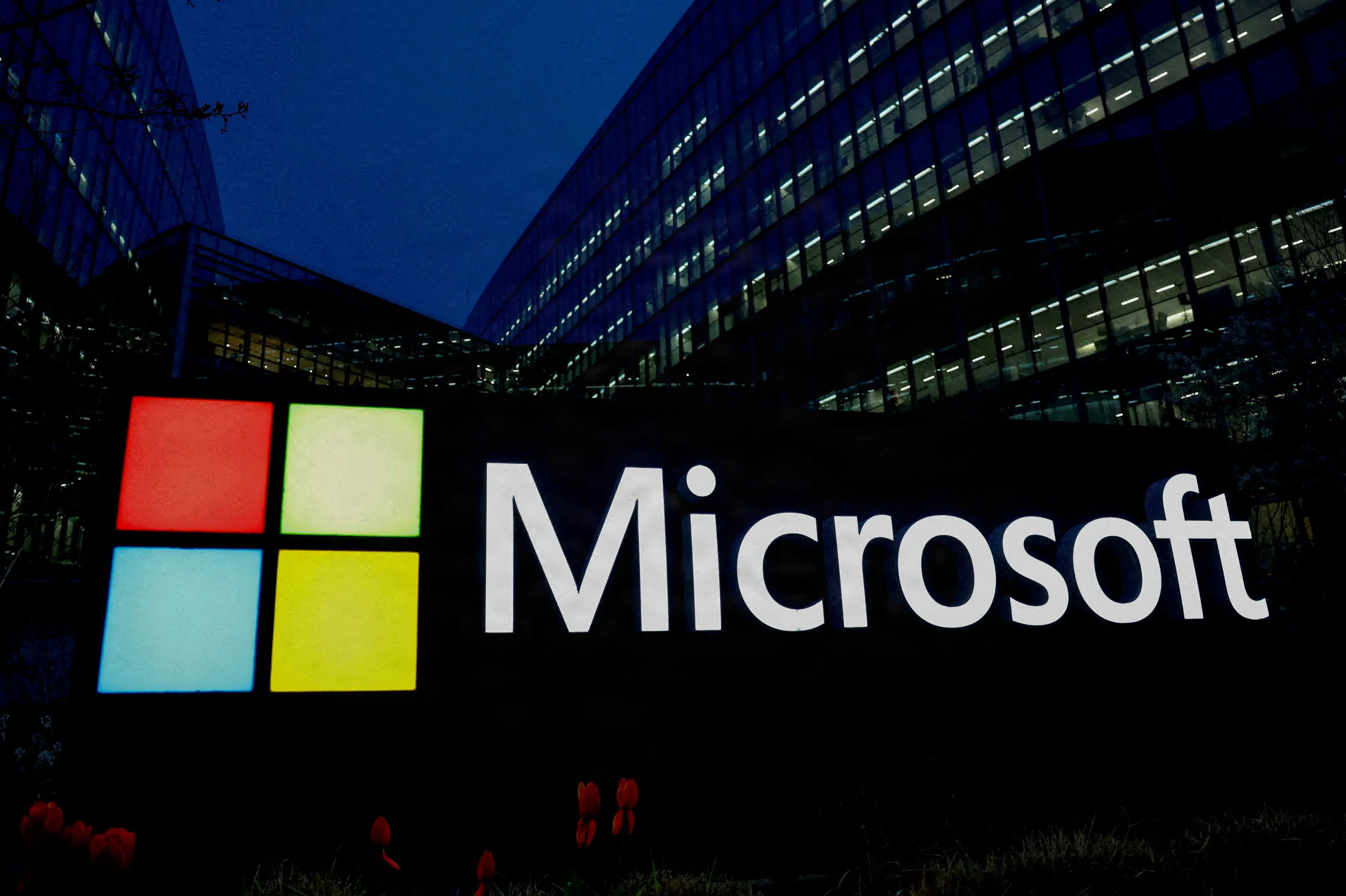 Satsninger på cloud og AI løfter Microsofts kvartalsregnskab