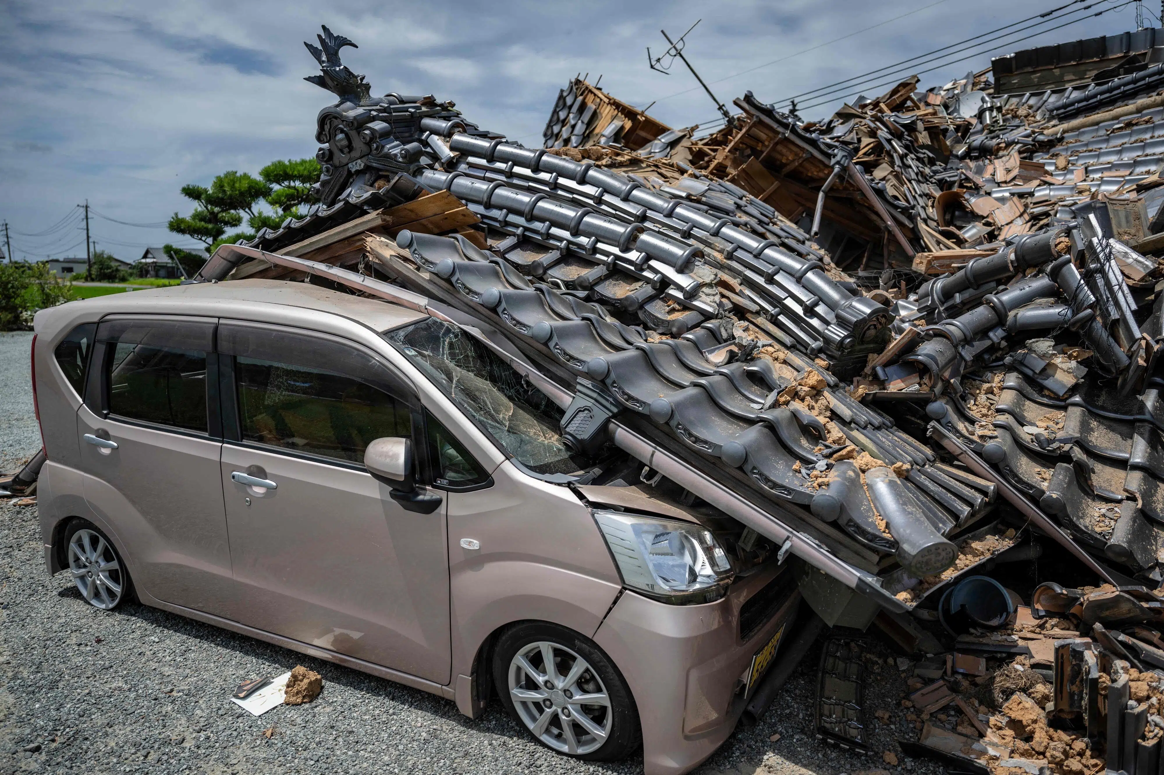 Japan opjusterer dødstal efter jordskælv til 28