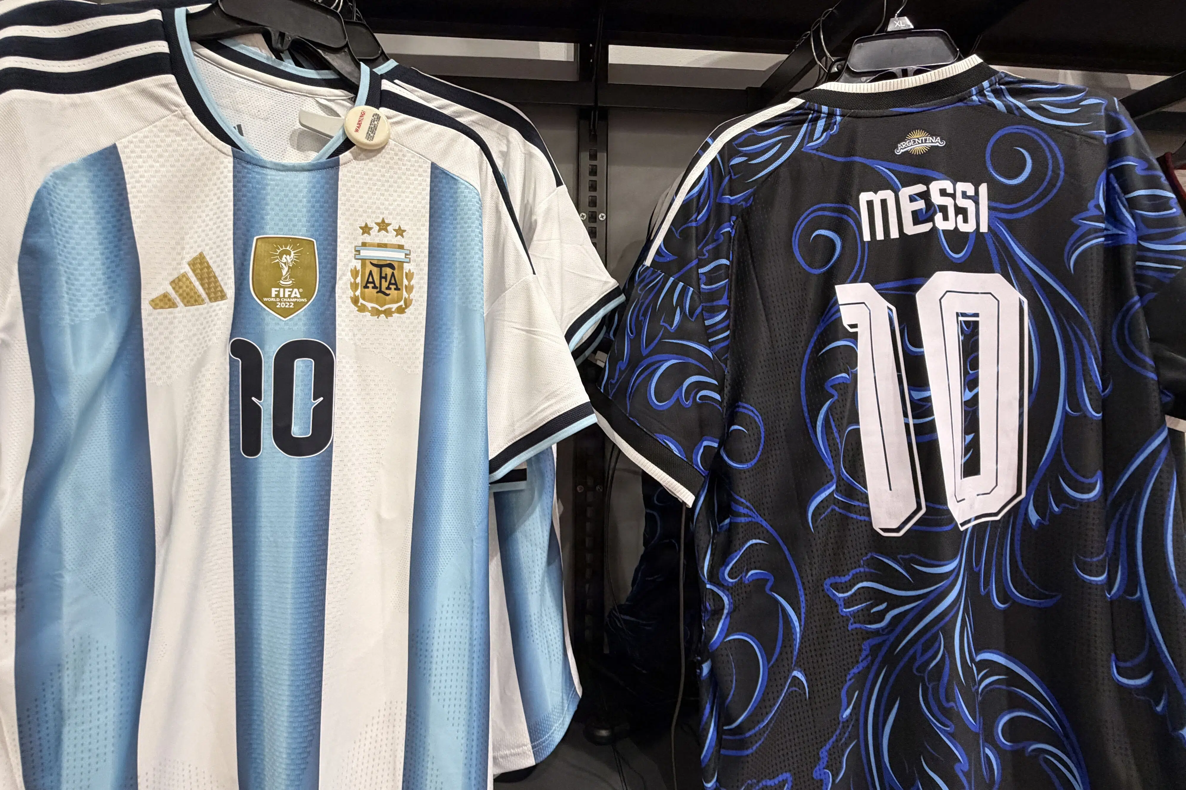 VM i fodbold giver medvind til salget hos Adidas