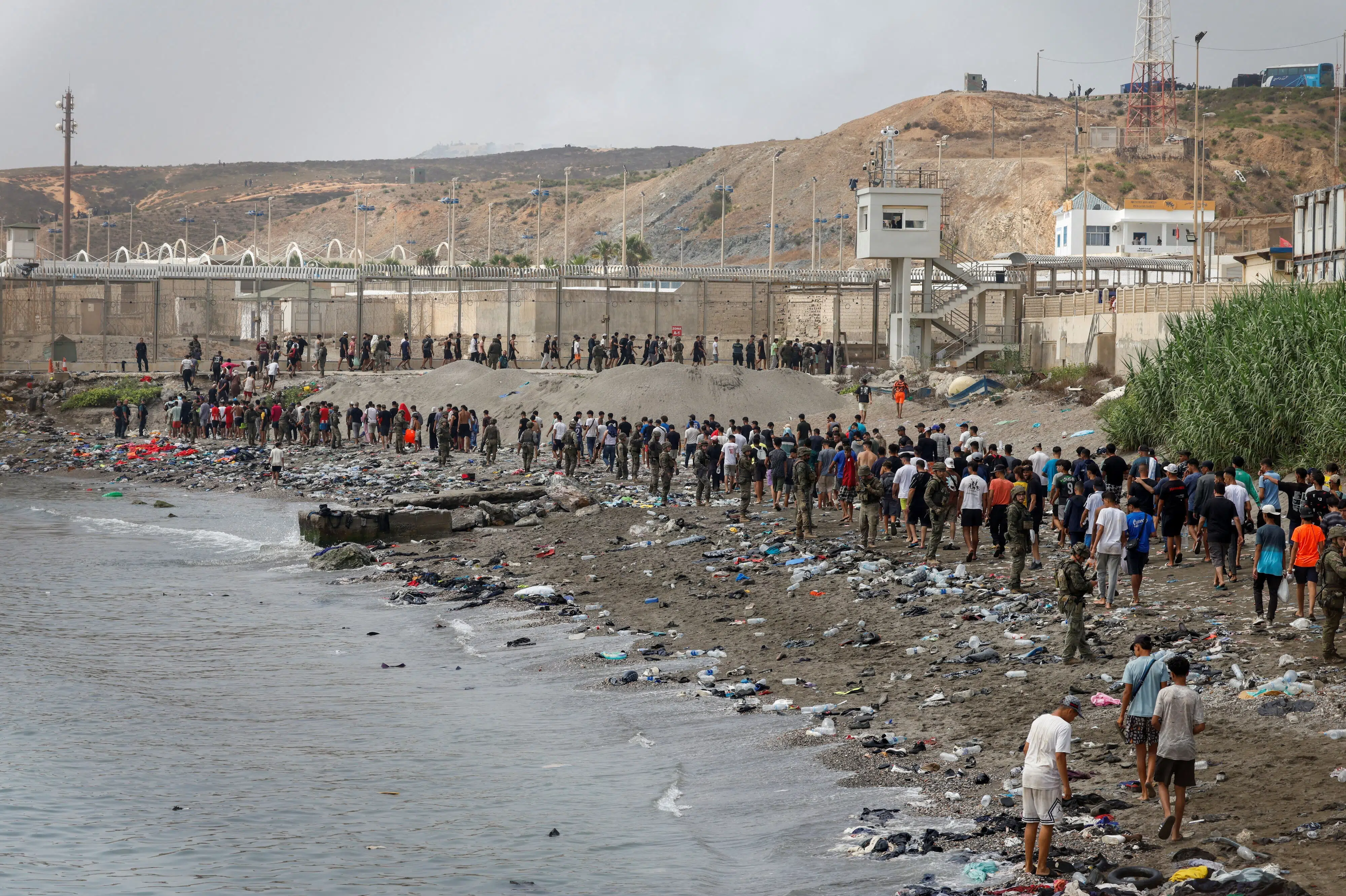 Von der Leyen: Migrantstrømme til Ceuta er uacceptable