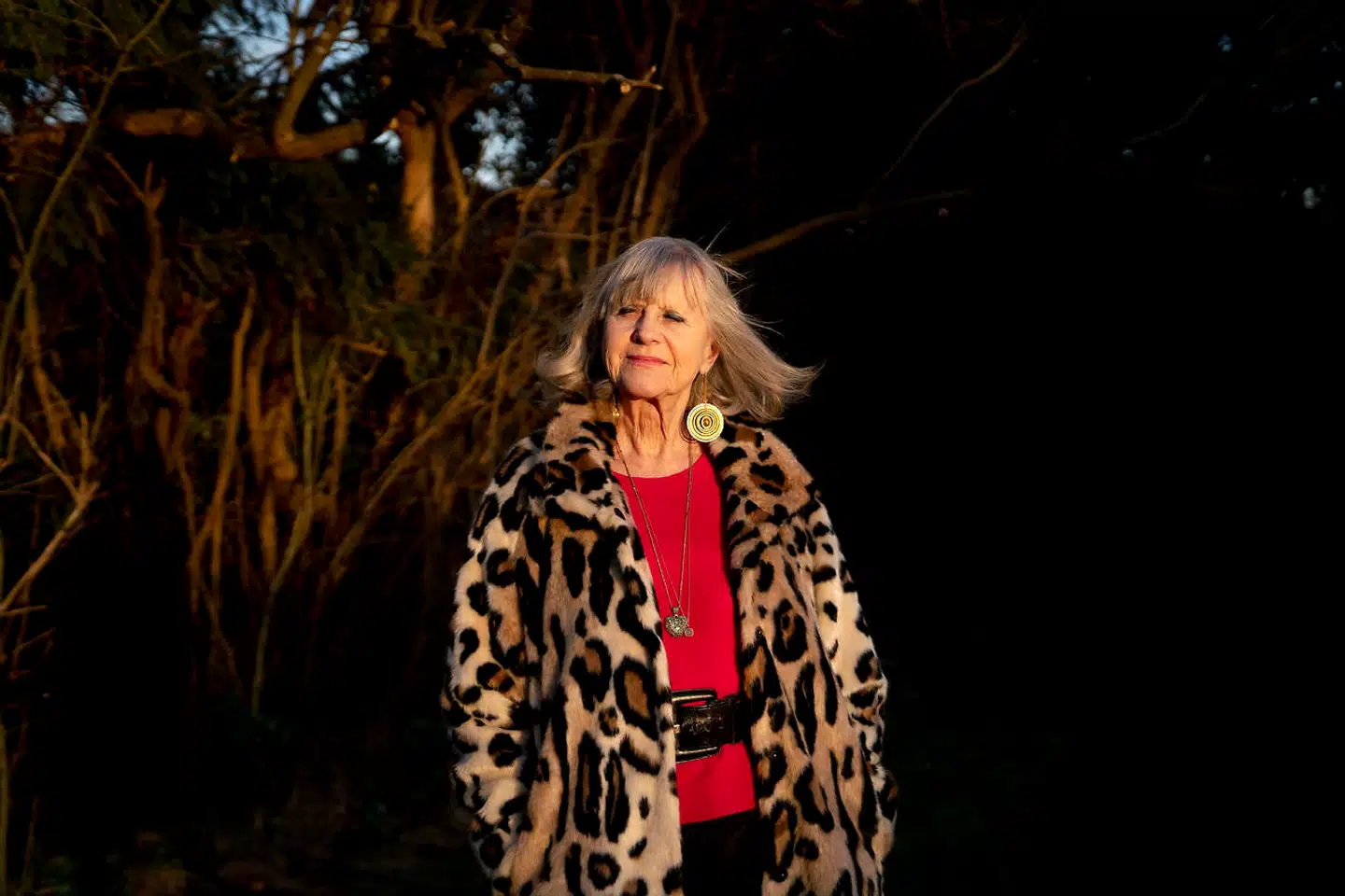 Lotte Freddie har i 65 år levet af mode. Først som model og siden som modeskribent. Hende øje for det klædelige er i høj grad intakt, og hun har gennem hele sin karriere advokeret »for farver til alt folket«.