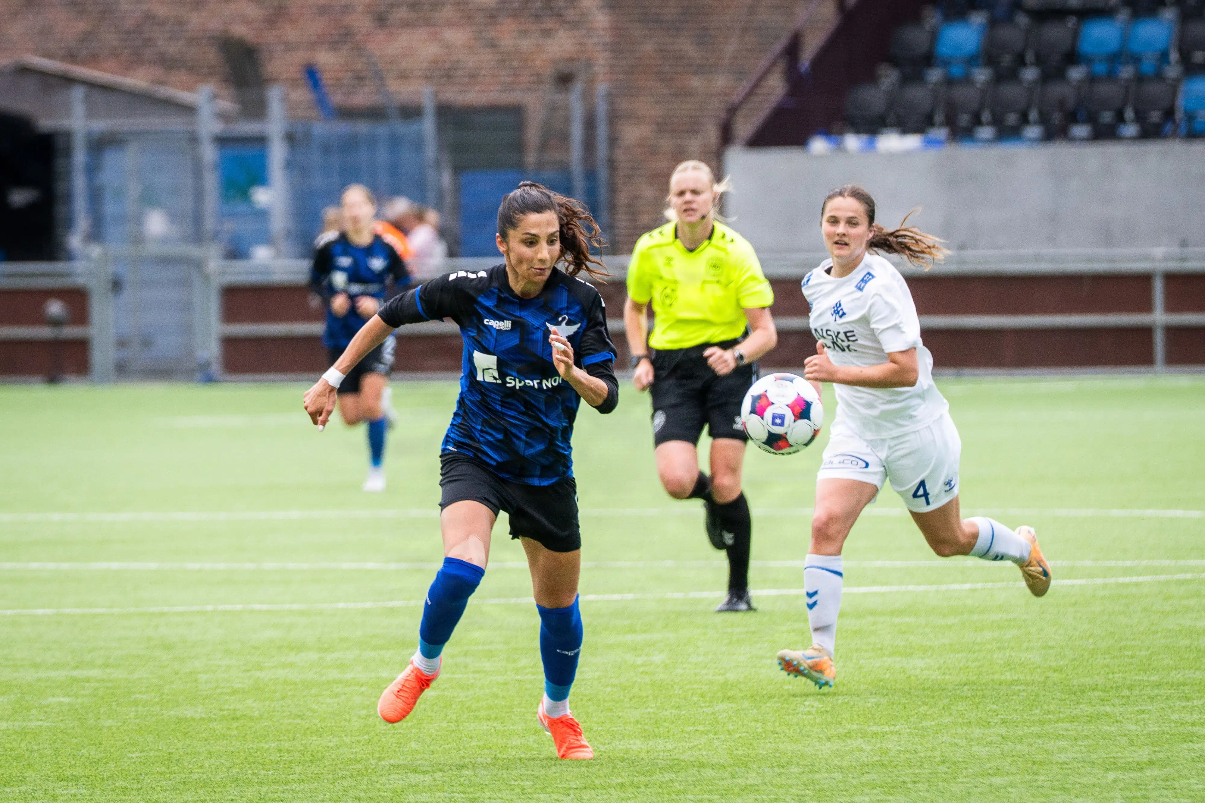Nadia Nadim tager endnu en sæson i HB Køge
