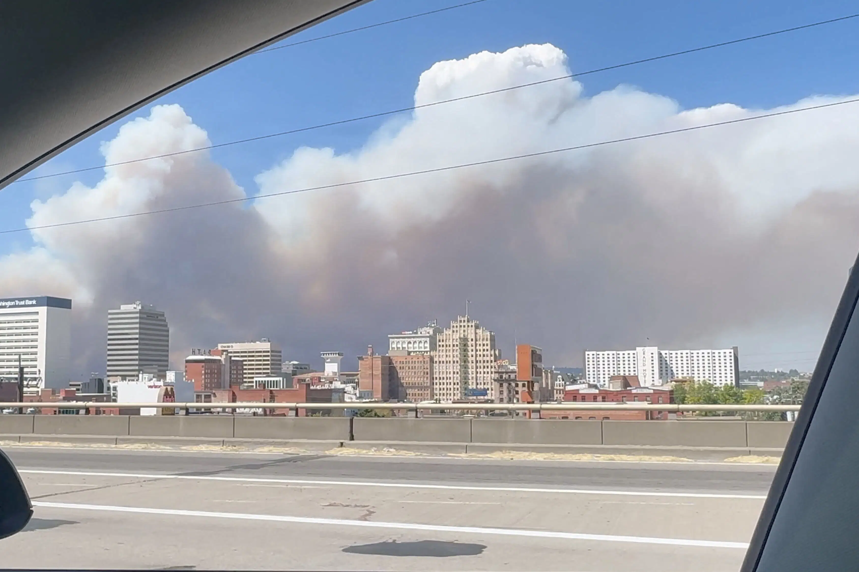 Fires cause evacuations and power outages in Washington state
