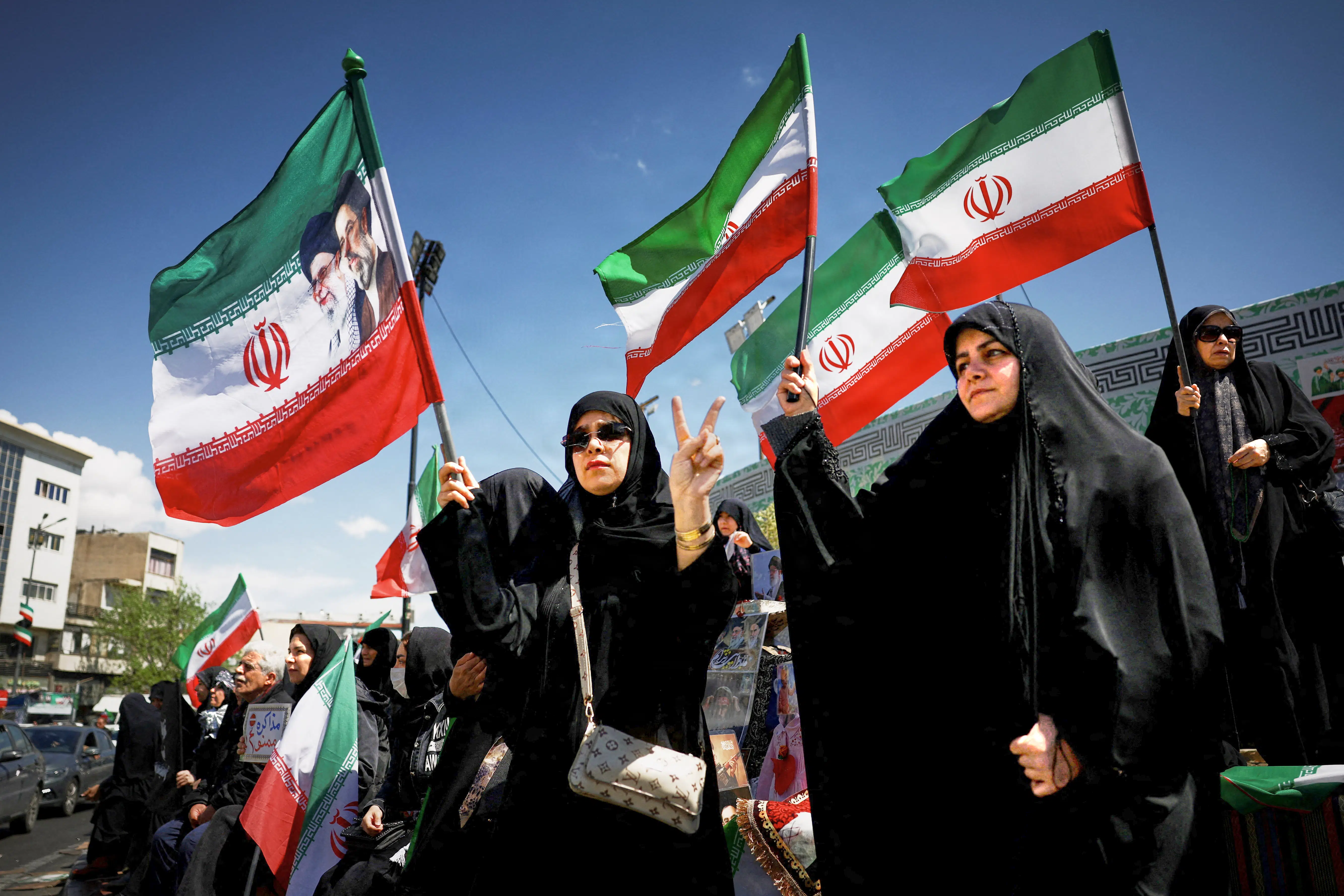 Trump jagter desperat en fred med Iran. Men iranerne har fundet en ny måde at ramme ham på