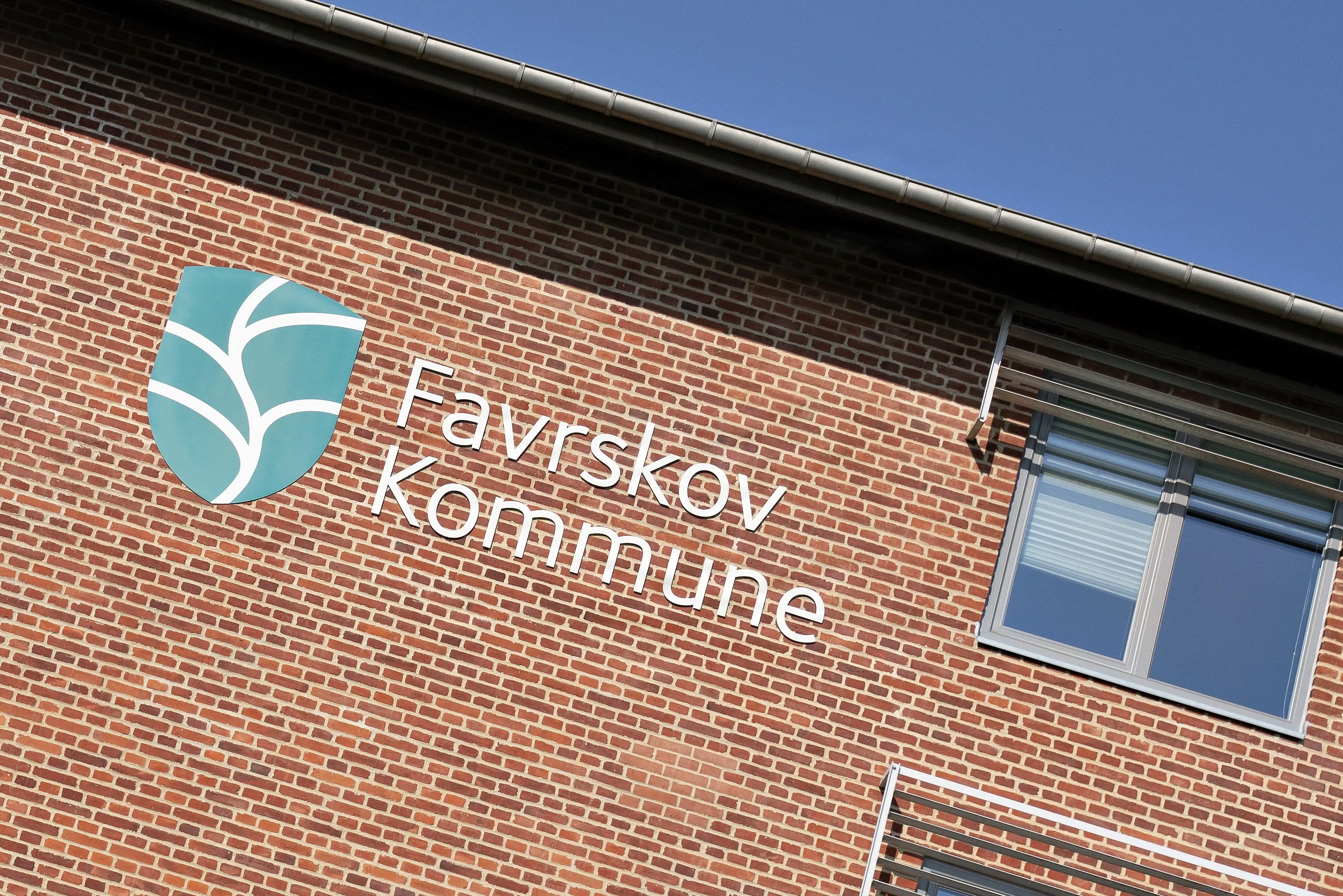 Chokeret skolebestyrelse holder møde med politiet efter terrorsag