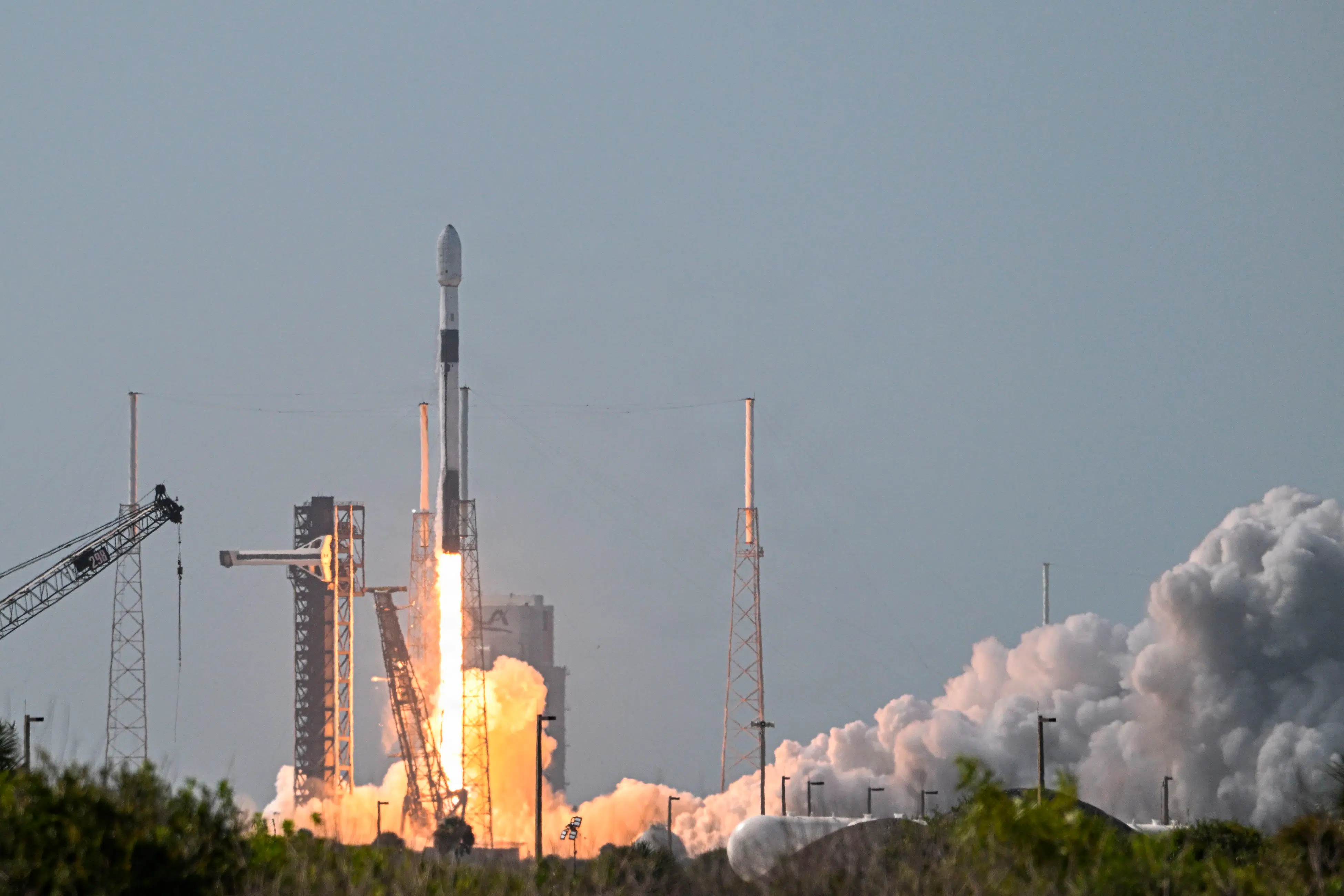 SpaceX-raket vil i nat ramme Månen med over otte tusinde kilometer i timen