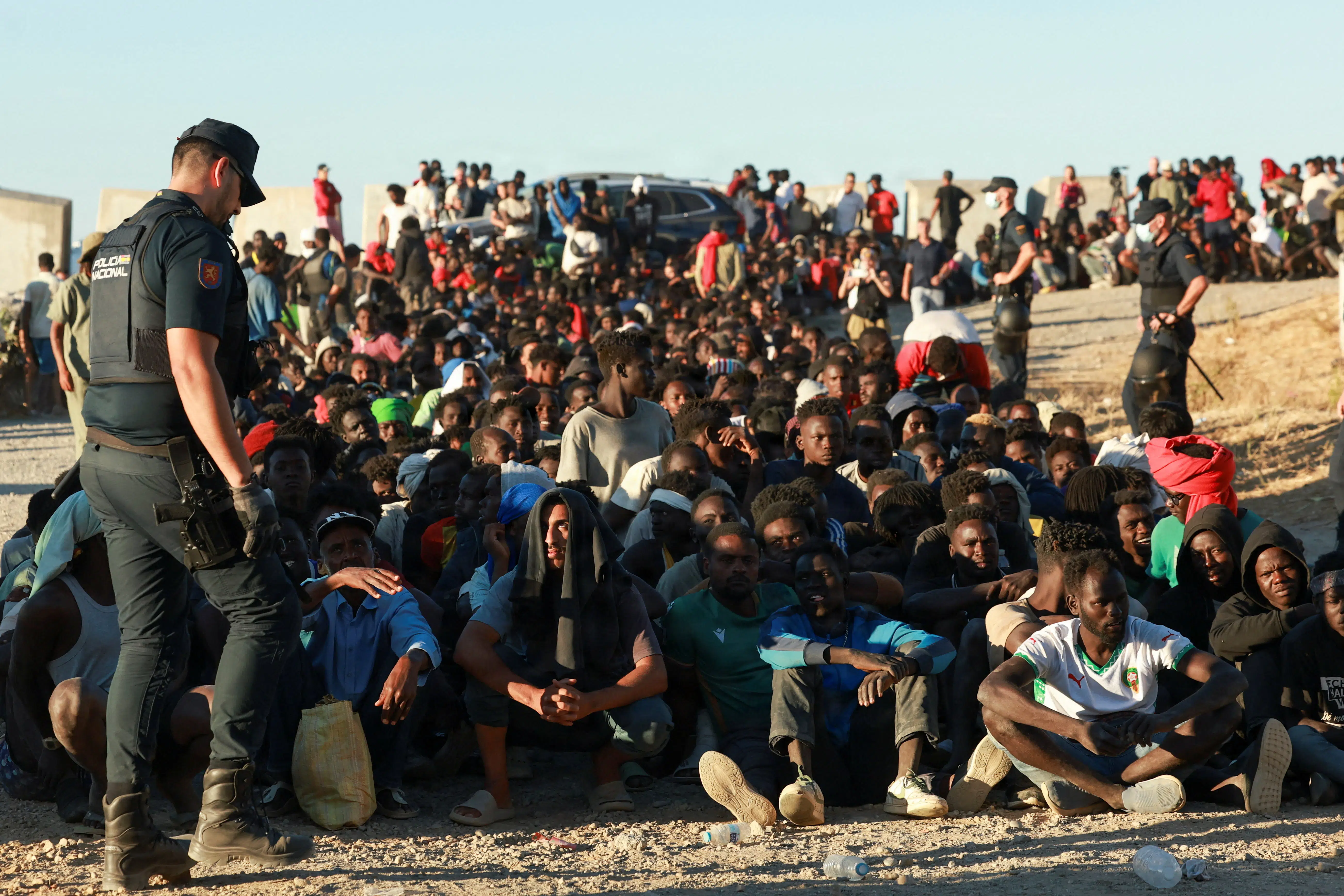 »Dybt useriøs«: Migrantkrise udløser hård kritik af regeringen