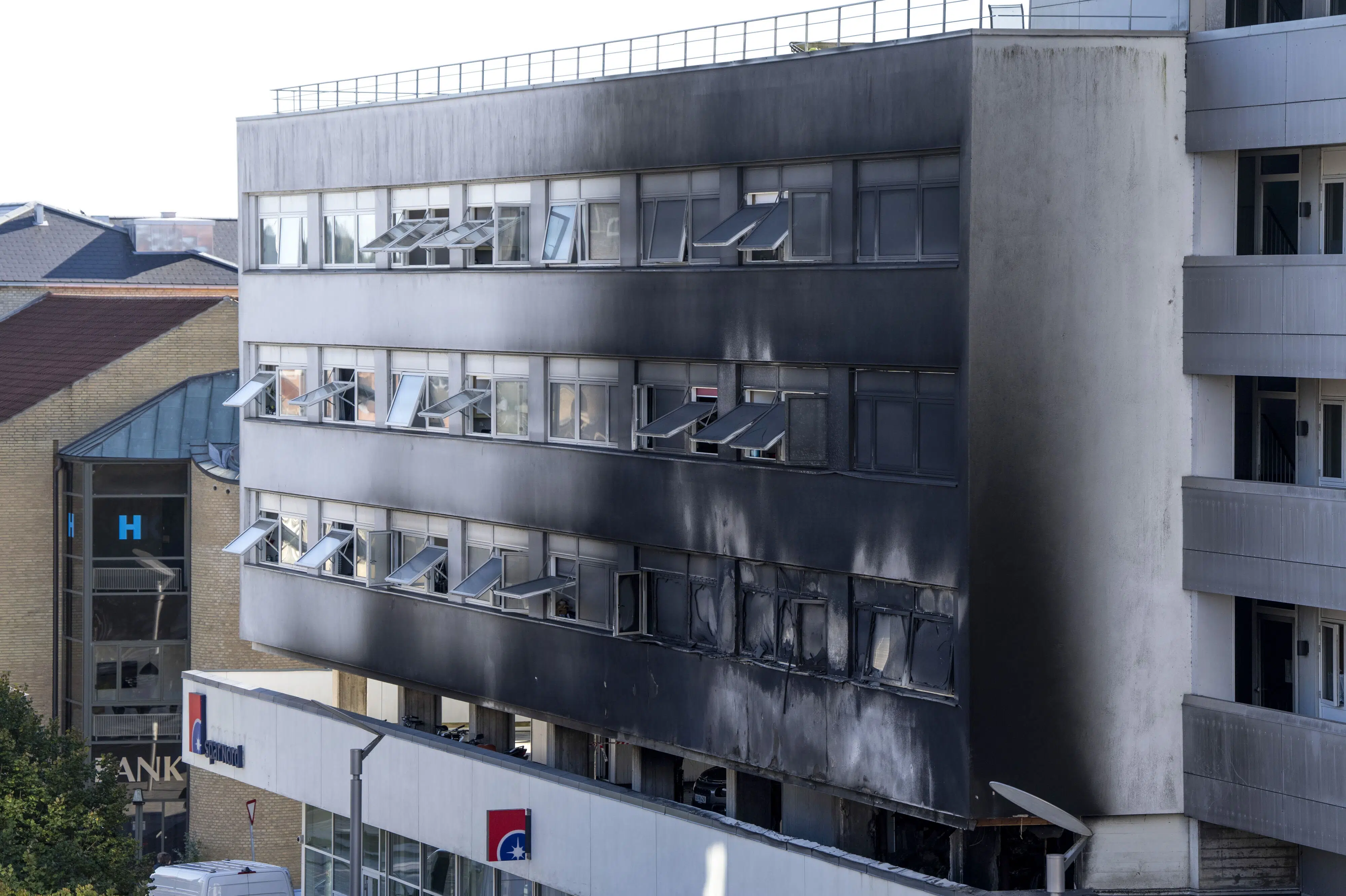 45 beboere blev evakueret da cigaret satte ejendom i Randers i flammer