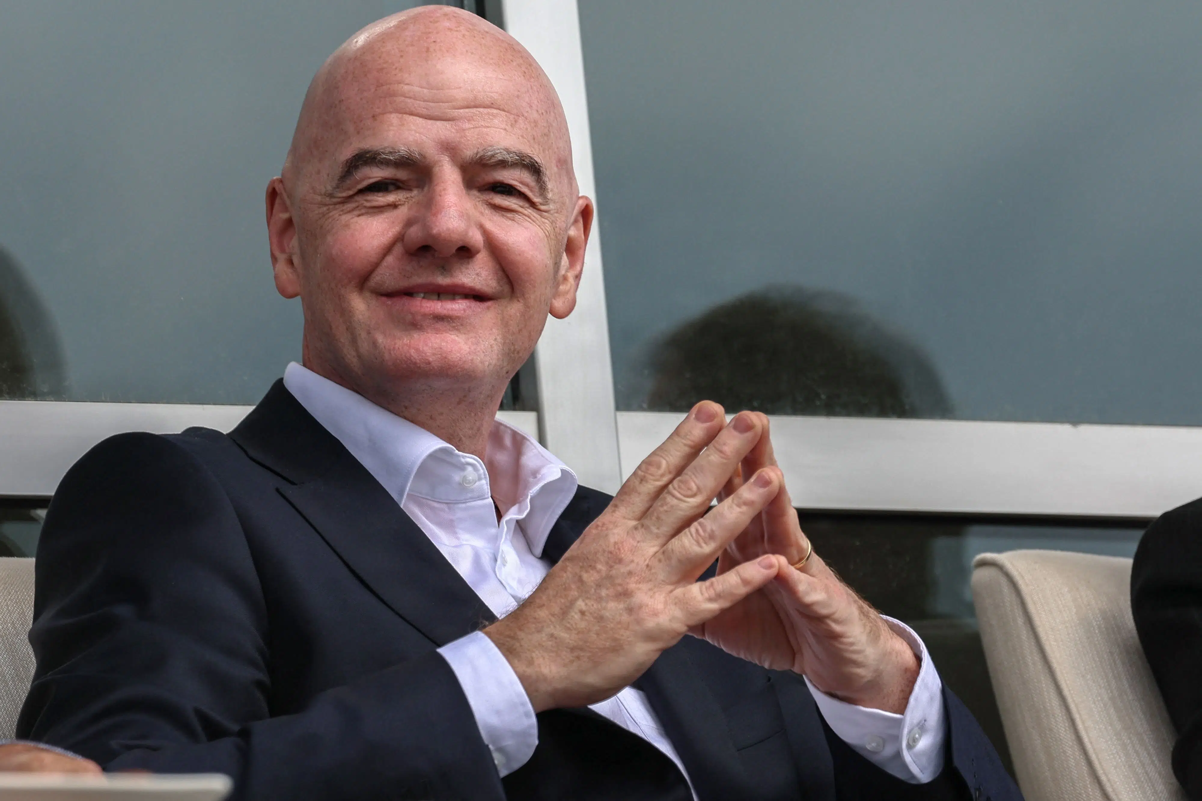 Historiker ser Infantino forsøge at lappe en synkende skude