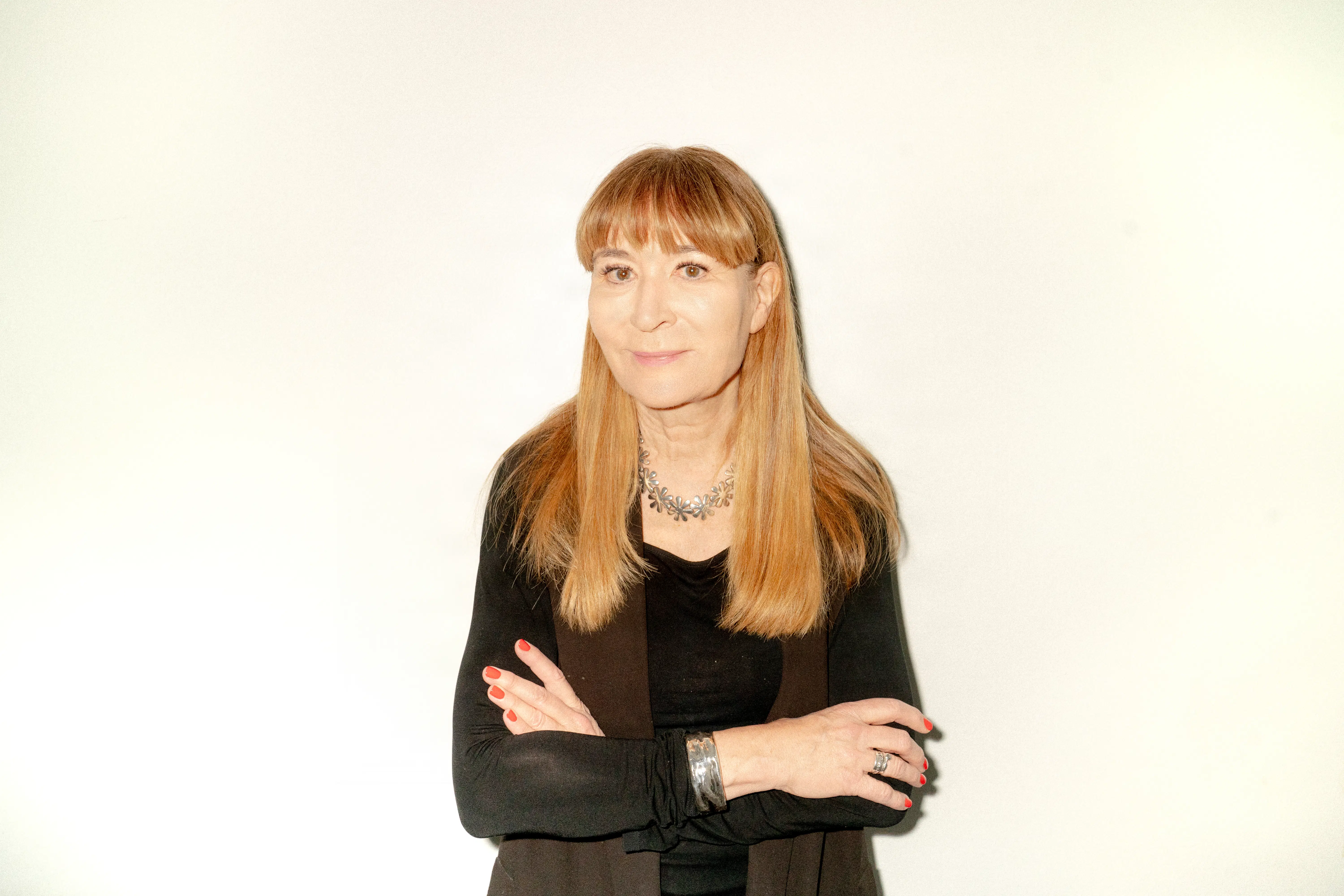 Bente Klarlund bliver misbrugt i ai-reklamer. »Der er mindst 100 mennesker, der har henvendt sig til mig vedrørende reklamerne«