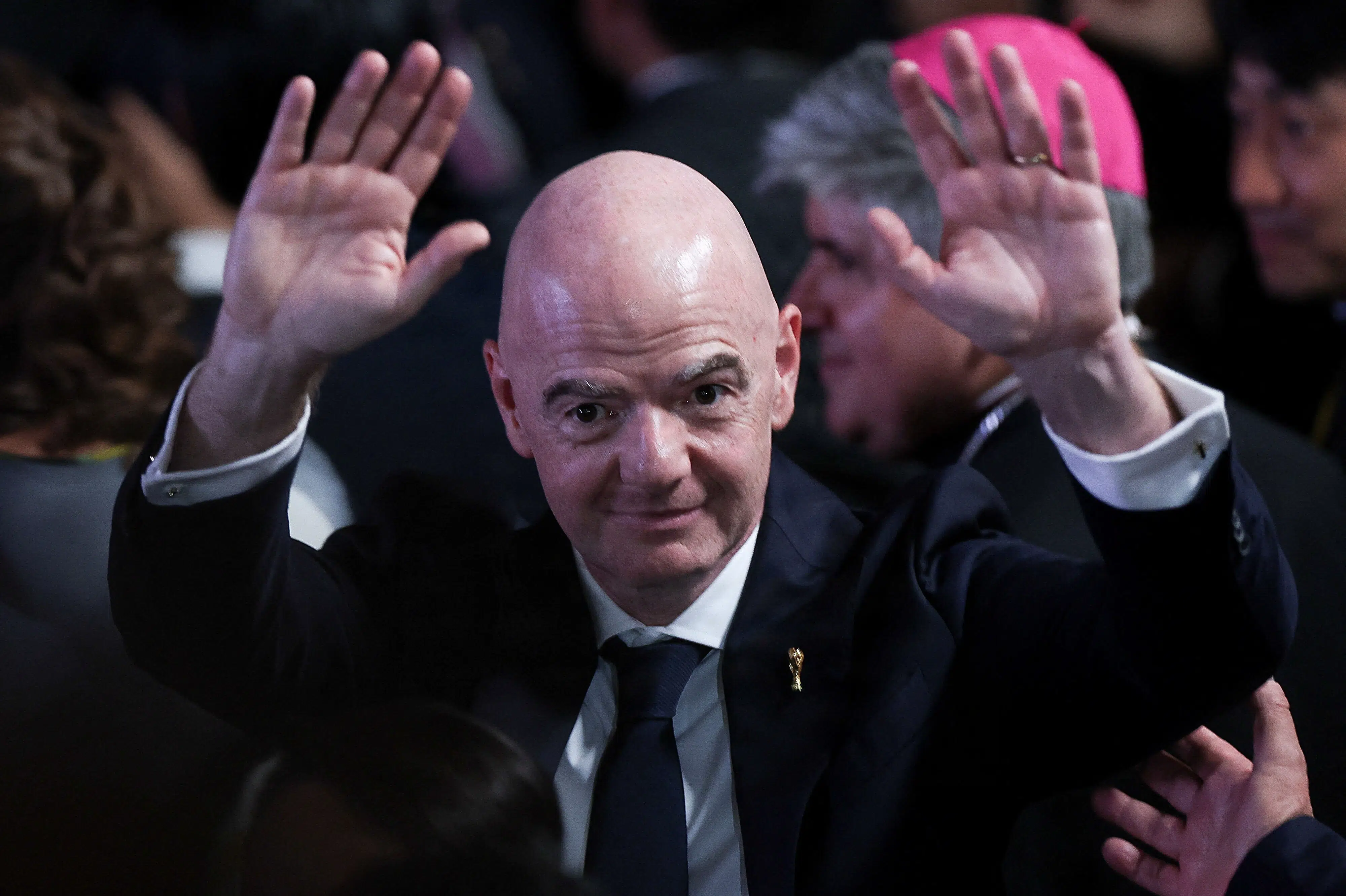 Fifa fordømmer forsøg på at undergrave Infantino