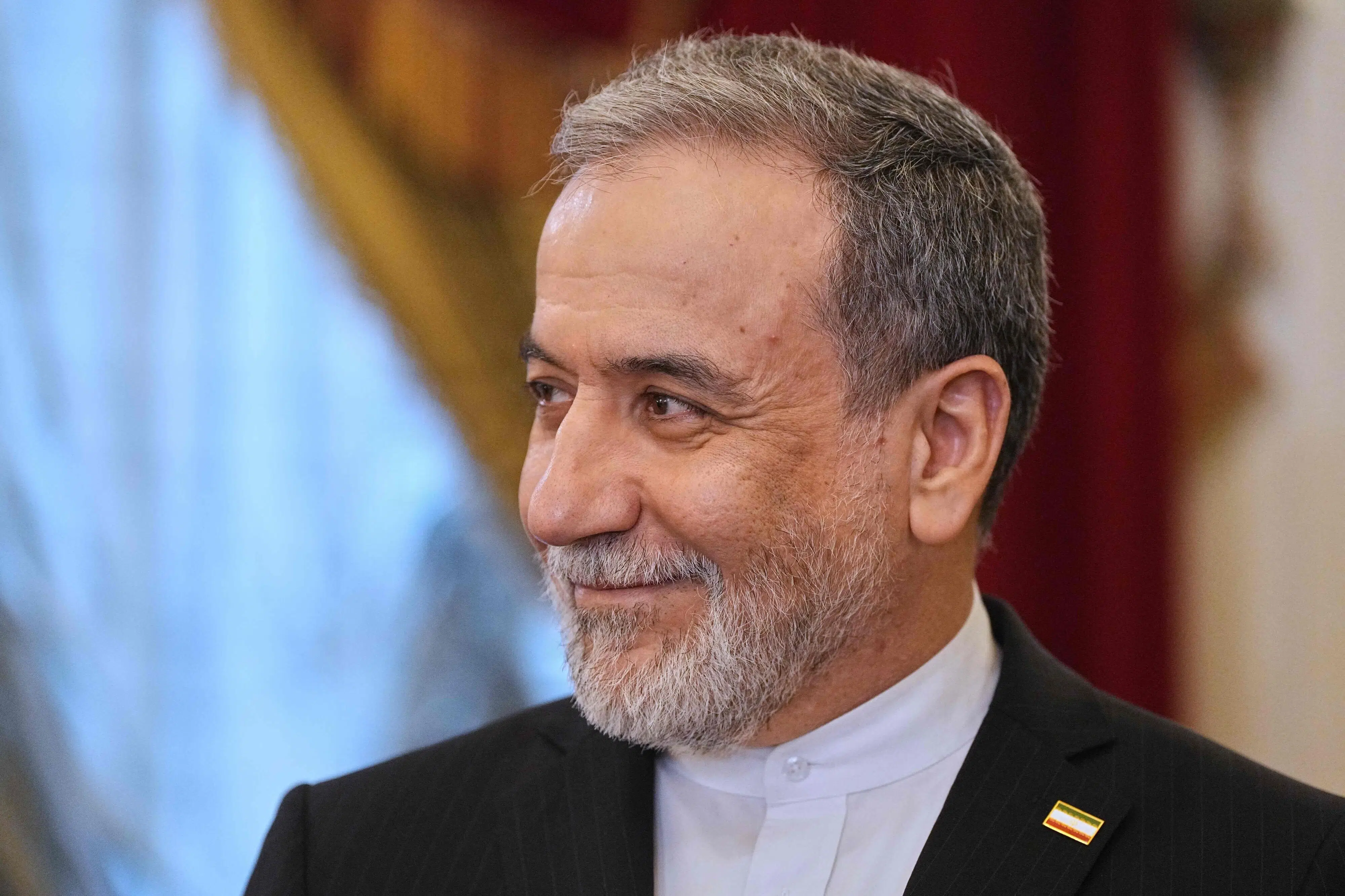 Iran kræver USA's accept af kravliste før Hormuz-åbning