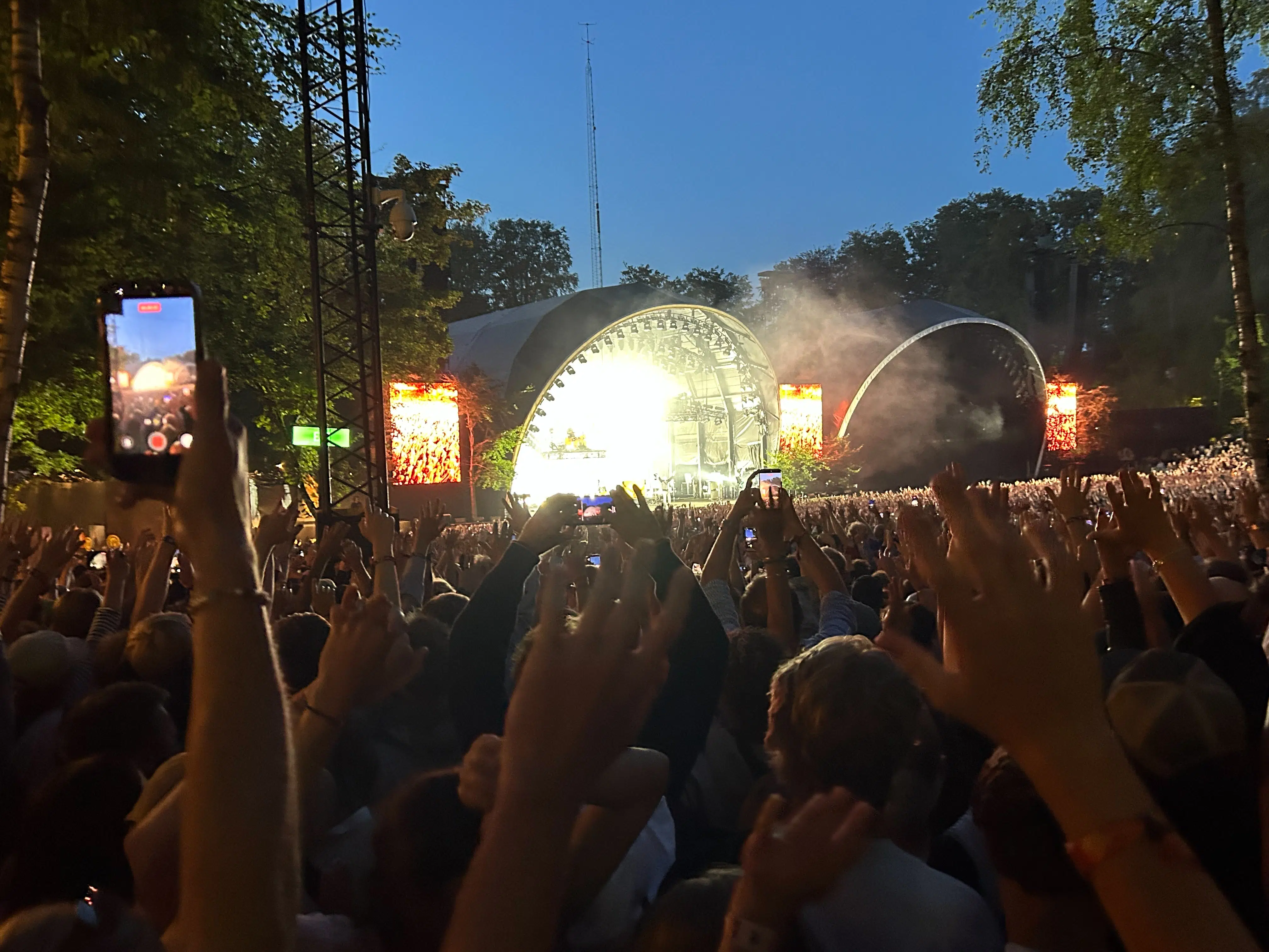 Trængsel og utryghed ved stor koncert: Et tilbagevendende problem til Smukfest, siger Berlingskes anmelder