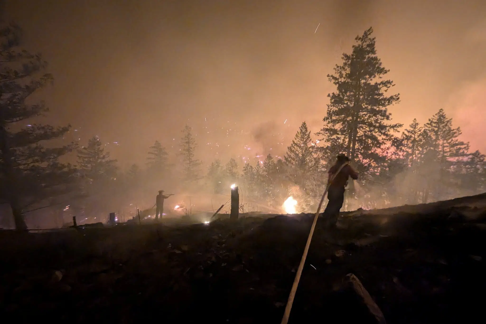 80-årig kvinde død under omfattende skovbrand i Canada