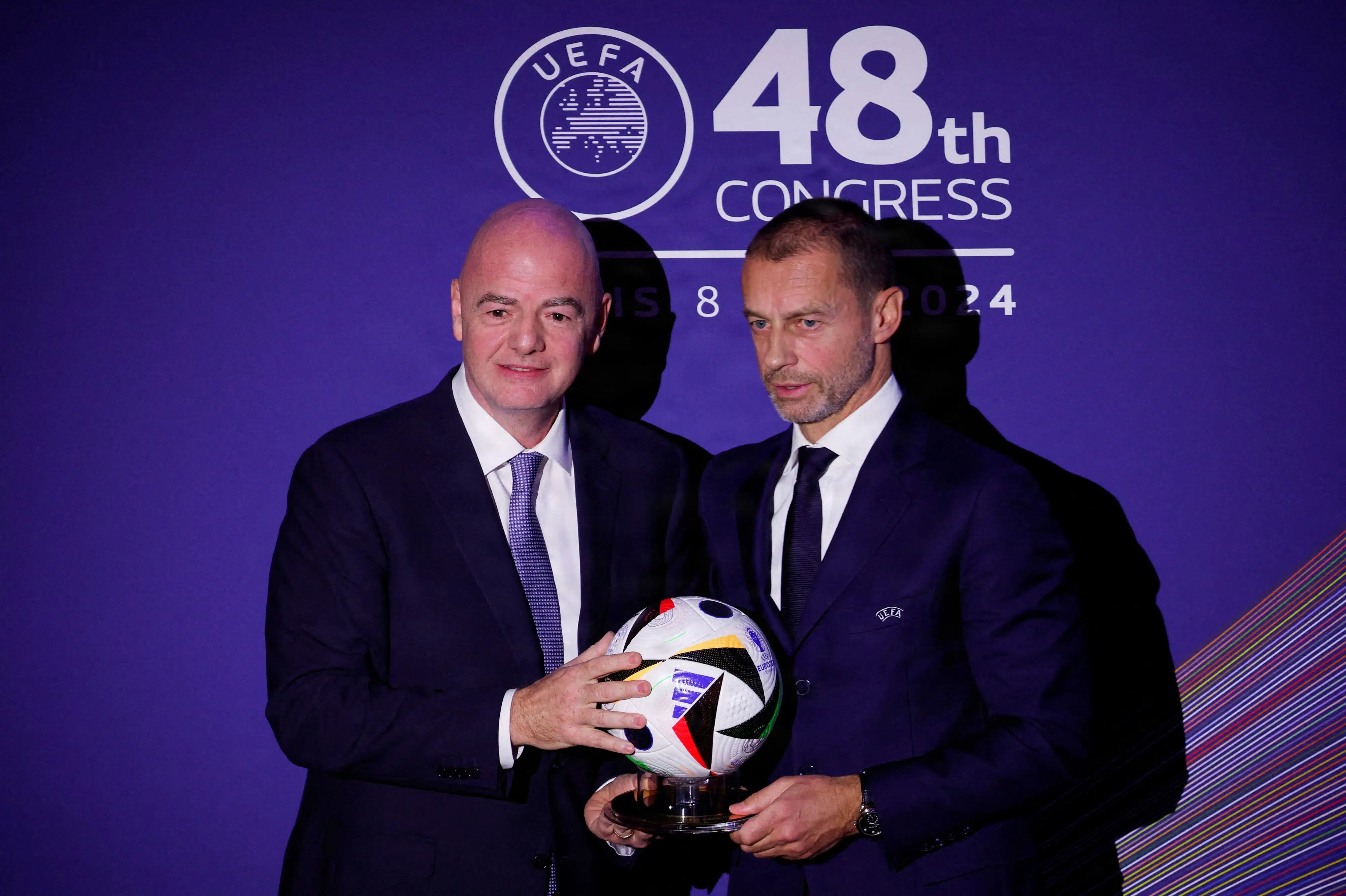 Medier: Forbund overvejer nye turneringer som modsvar til Fifa
