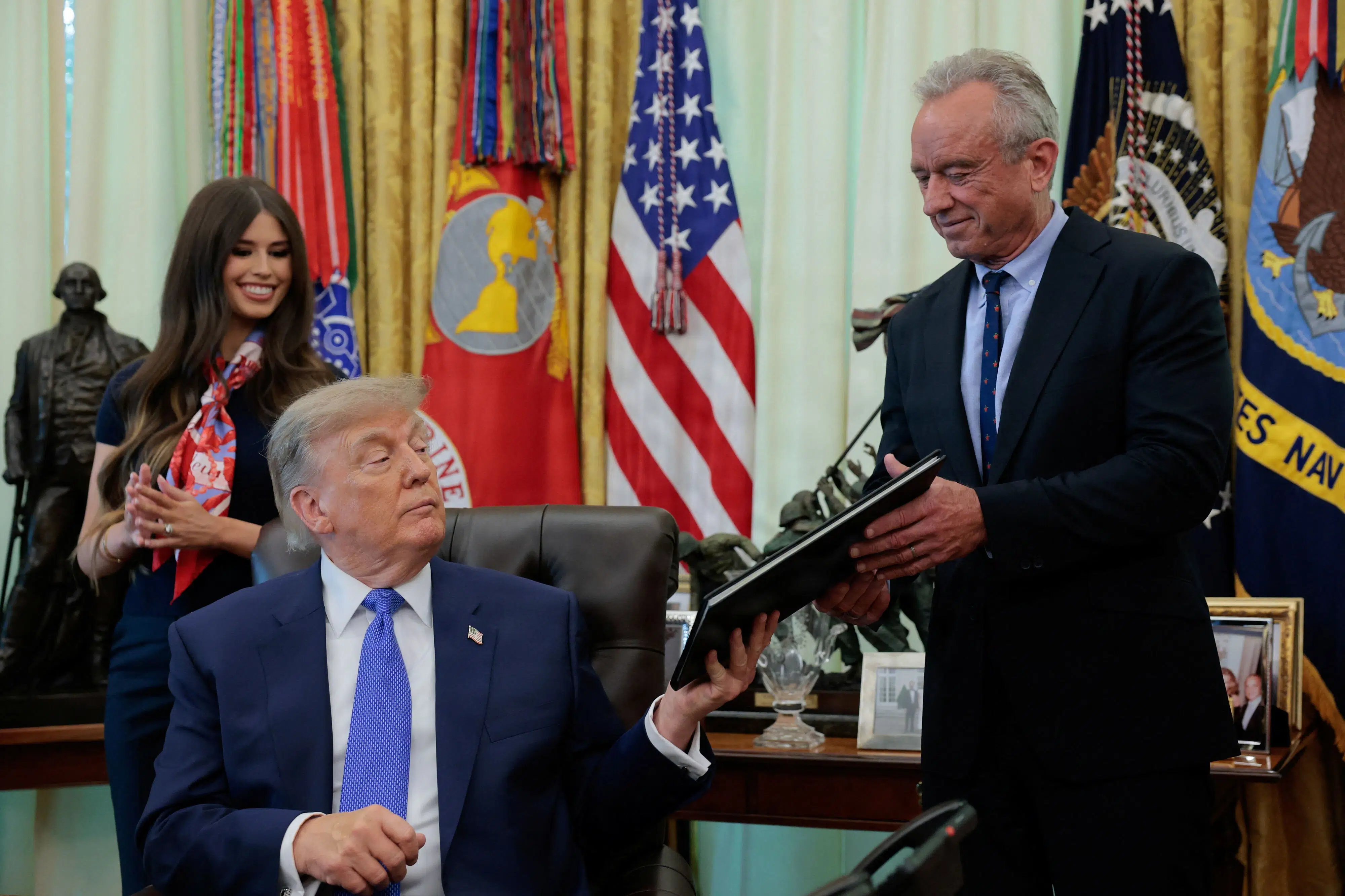 Trump opfordrer delstater til at begrænse vaccinekrav