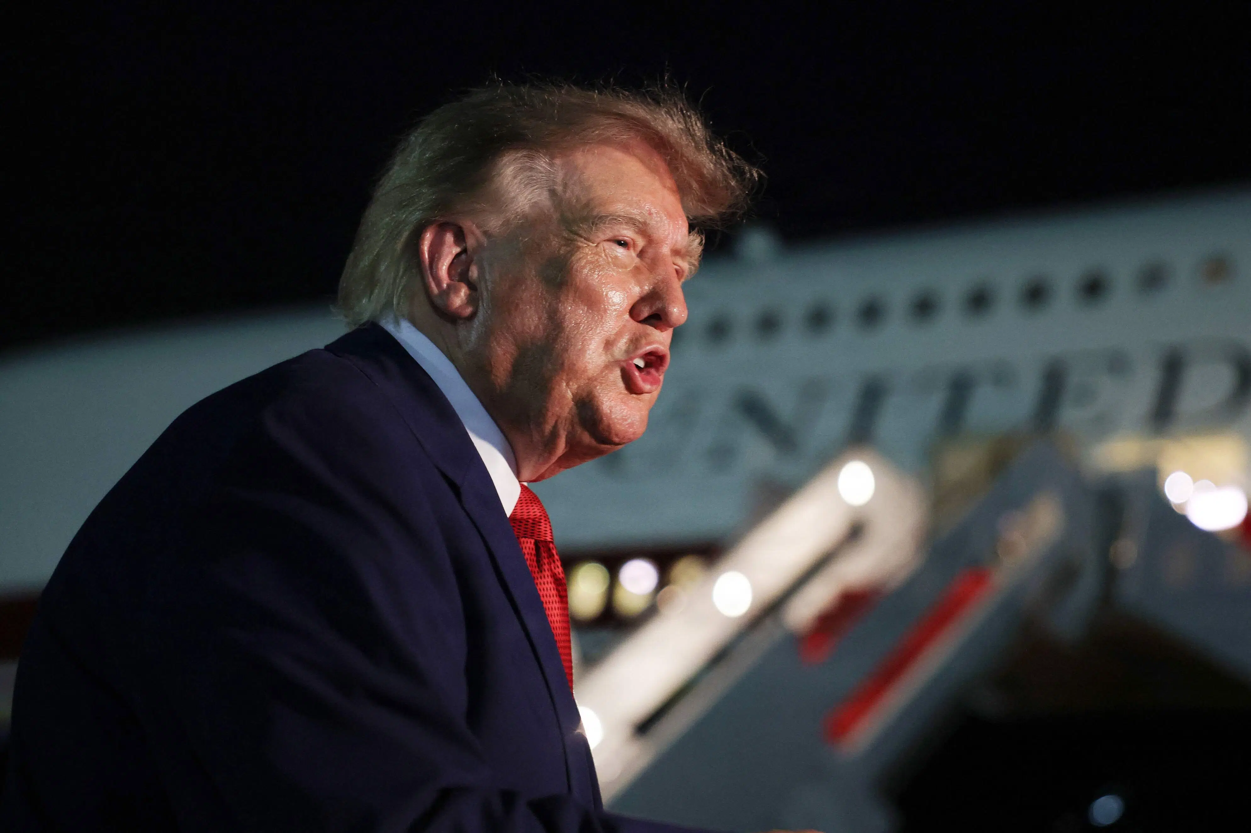 Trump bekræfter flyskift efter Nato-møde i Tyrkiet