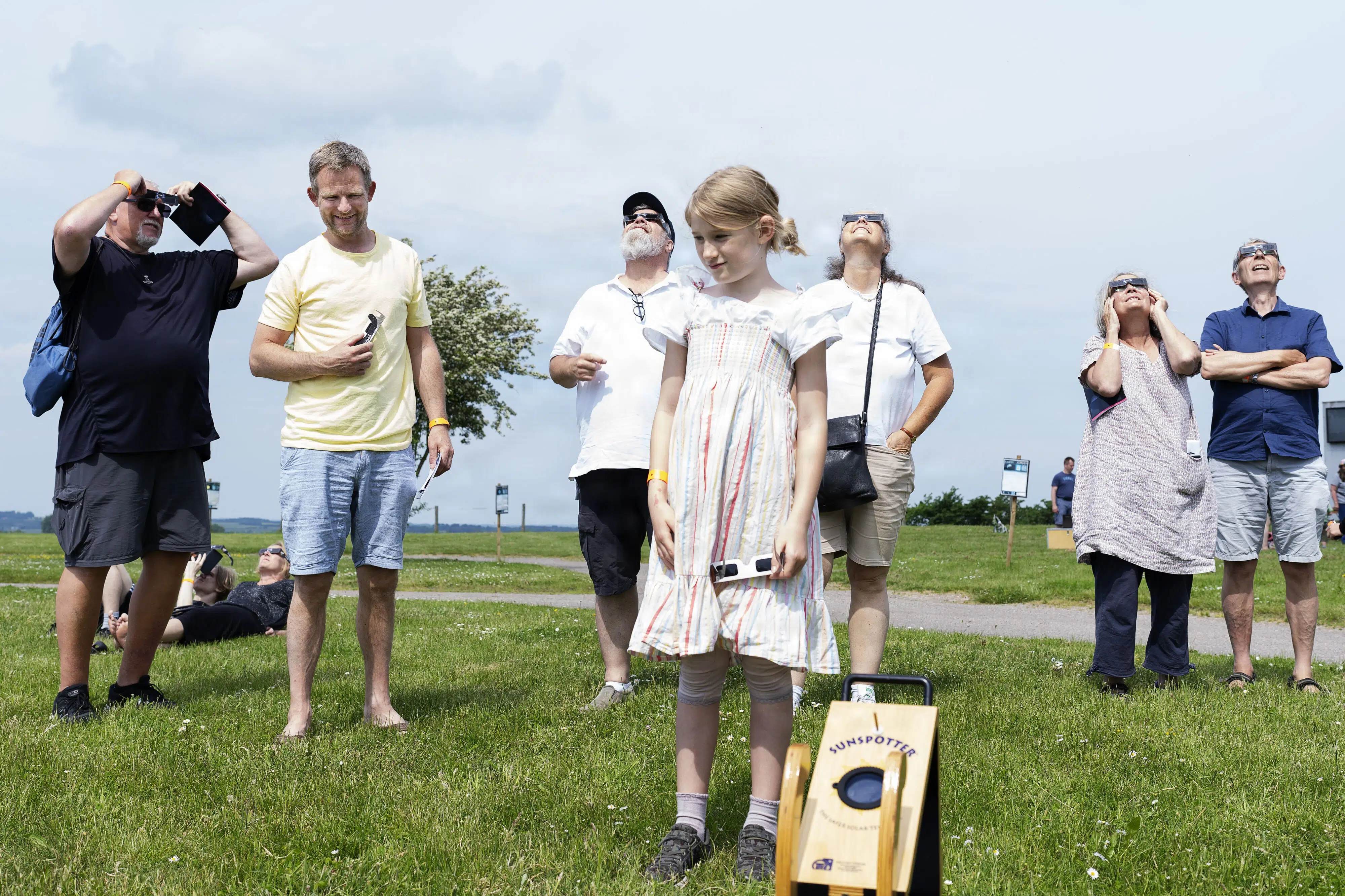 Øjenlæge: Det er også farligt at kigge direkte på solen normalt