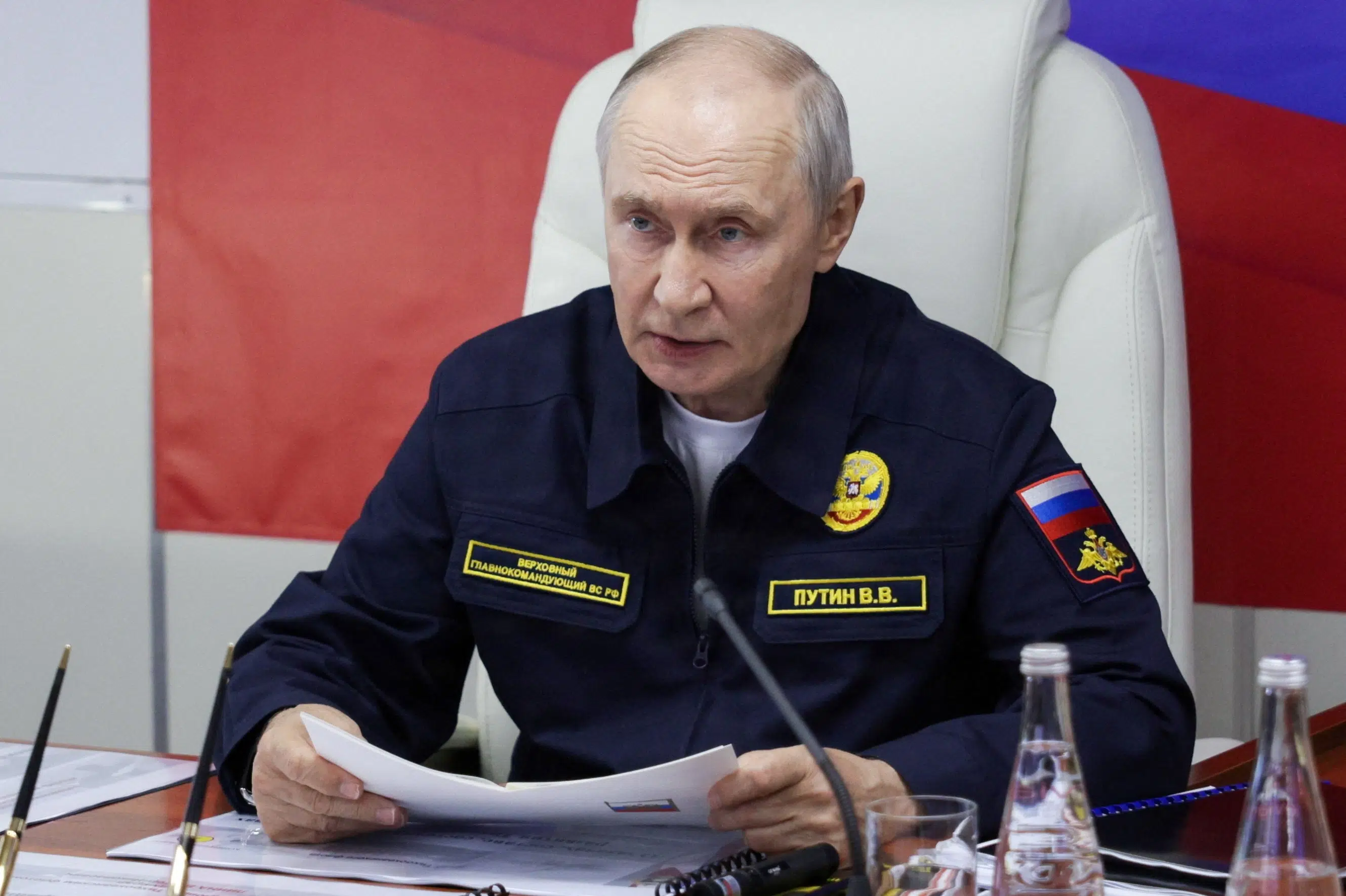Putin besøger omstridt øgruppe mellem Japan og Rusland
