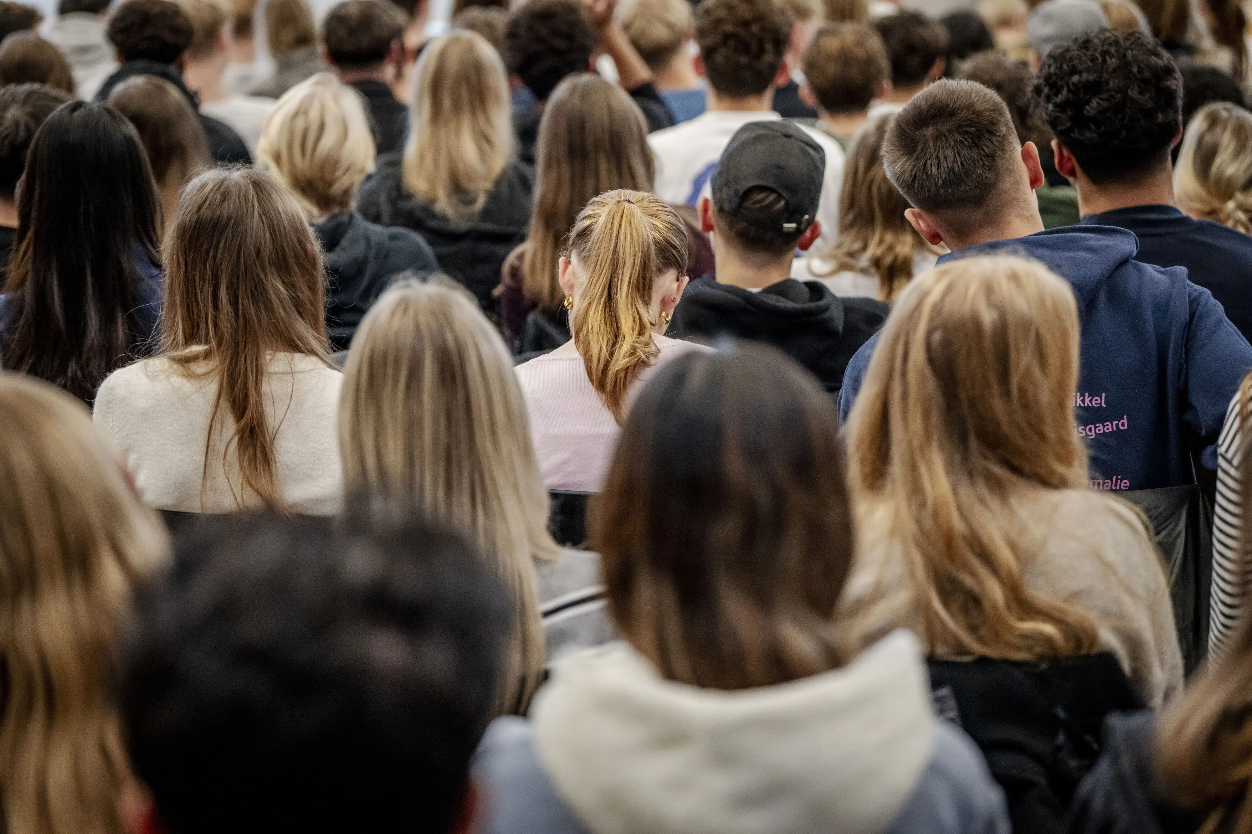 Gymnasieelever ser gråzoner ved AI og inviterer minister til møde