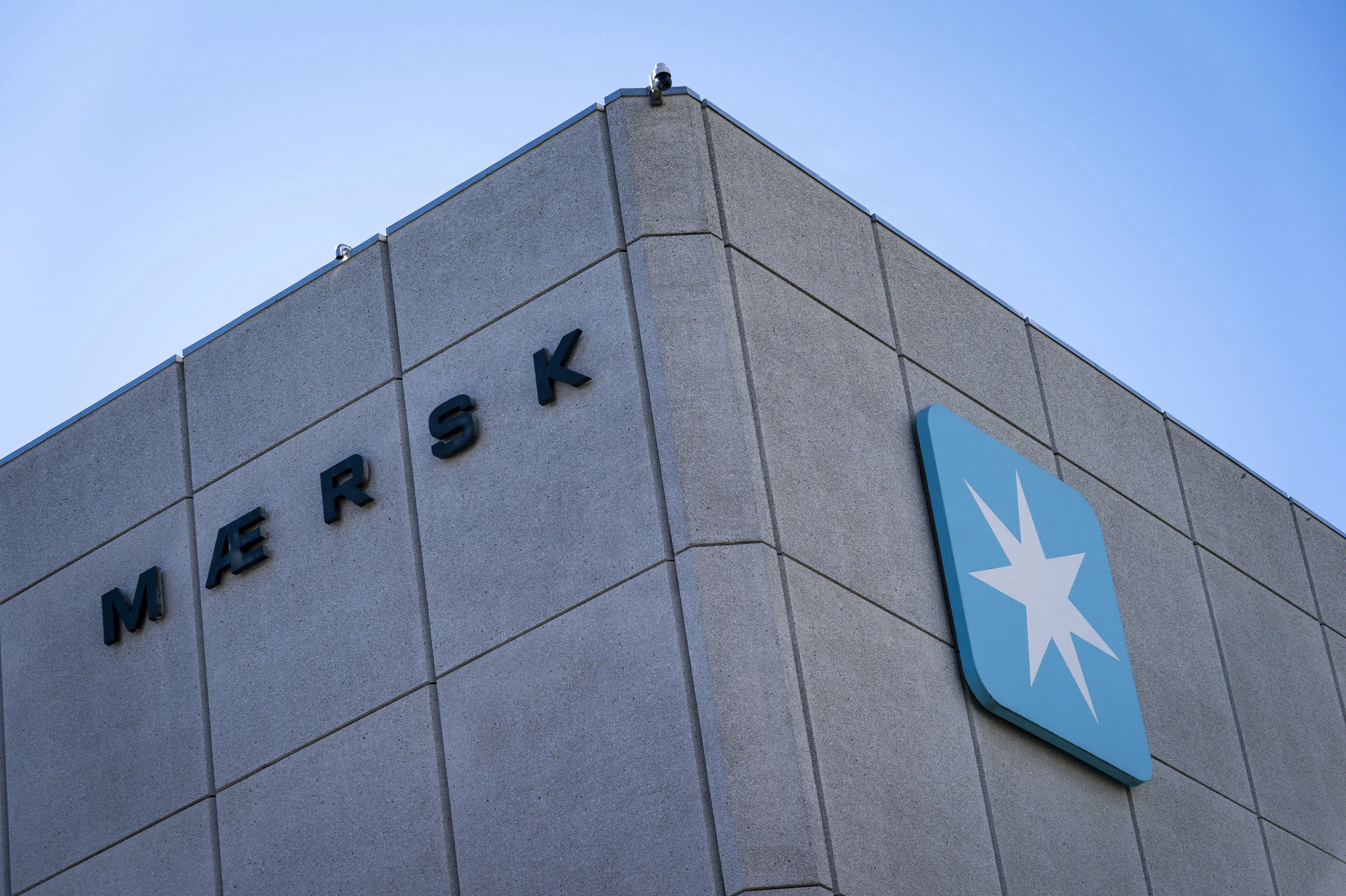 Mærsk-aktier skyder i vejret oven på opjustering