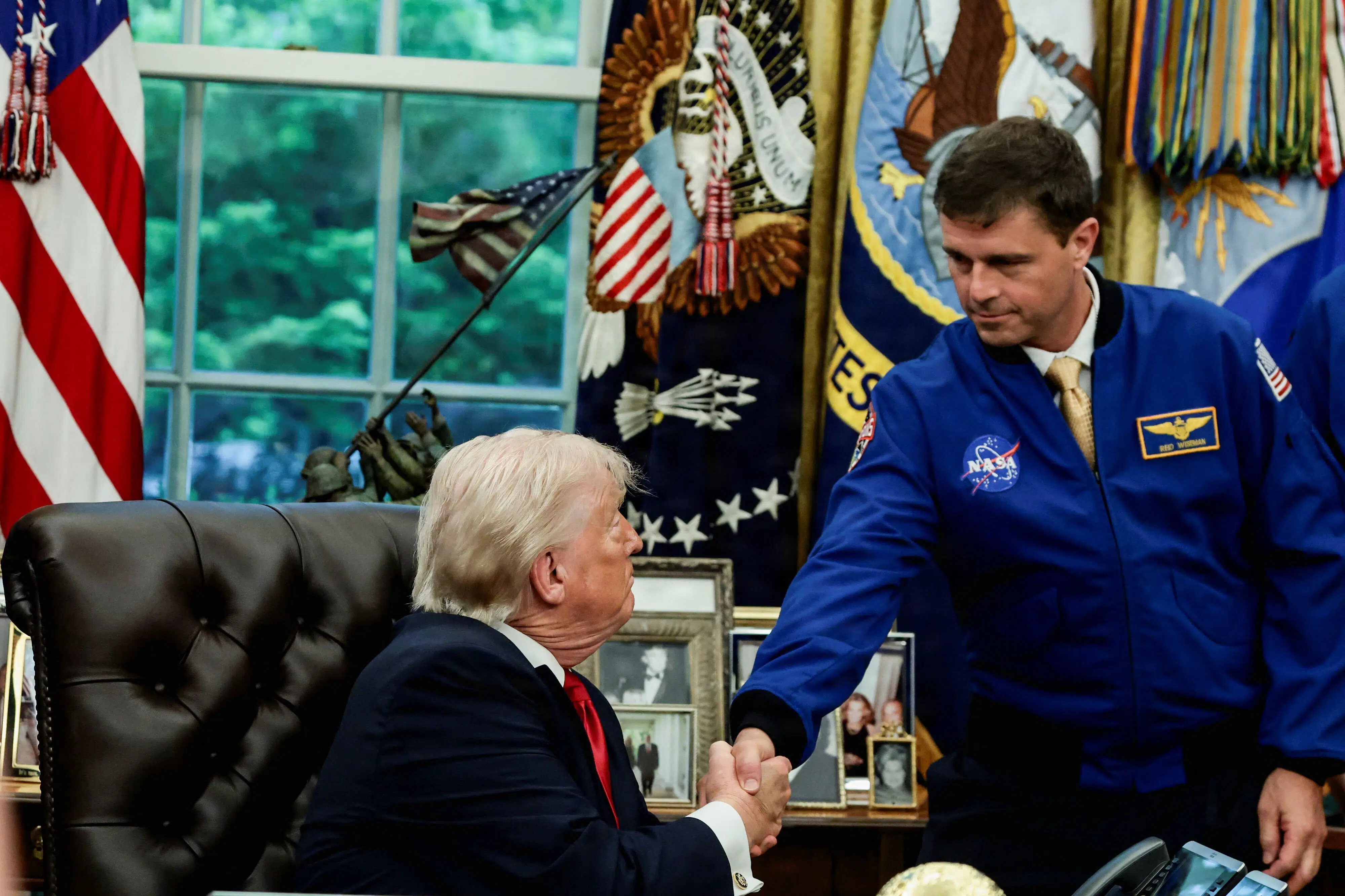 Trump Orders Major Boost for Commercial Space Launches