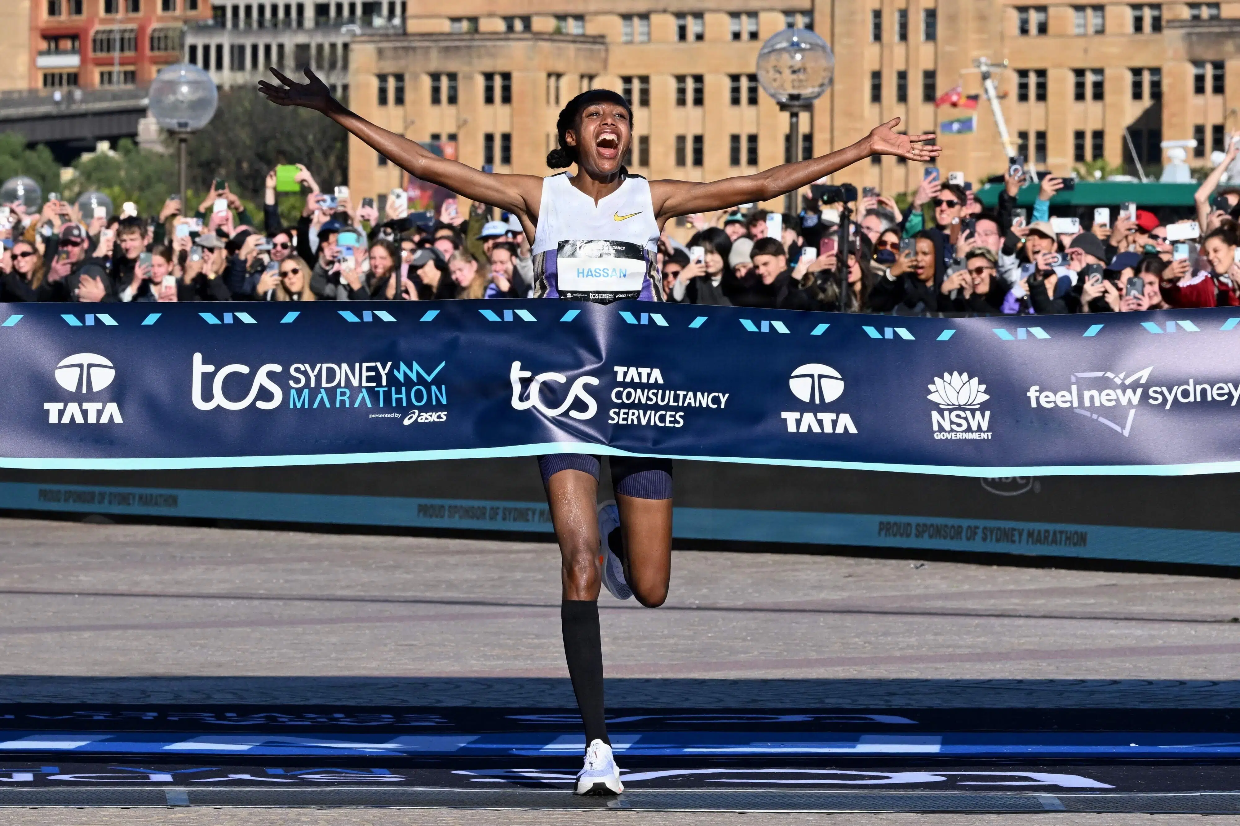 Sydney Marathon Medal Blunder Features German Stadium