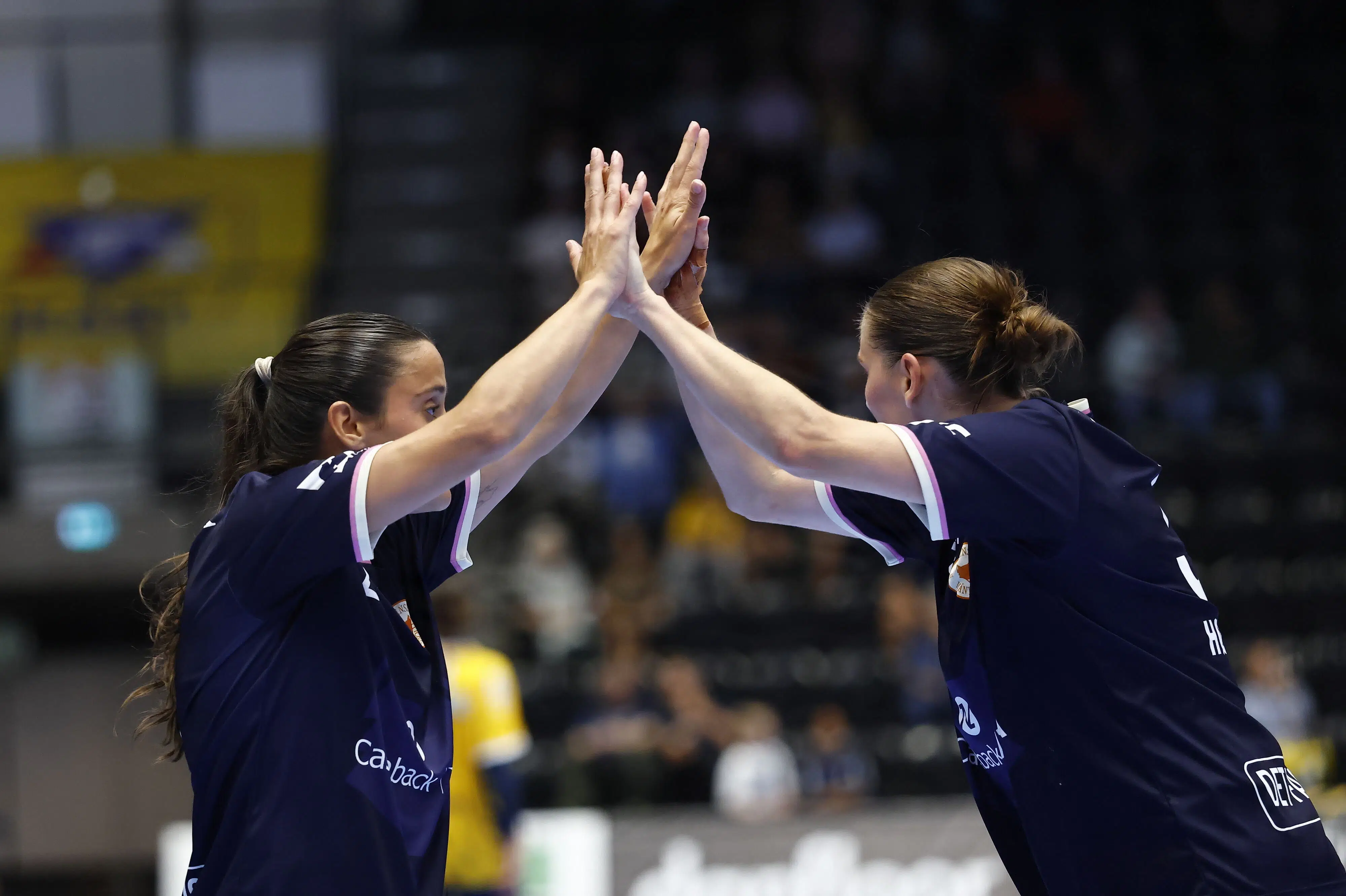 Odense Håndbold opens season with convincing win over medal rivals