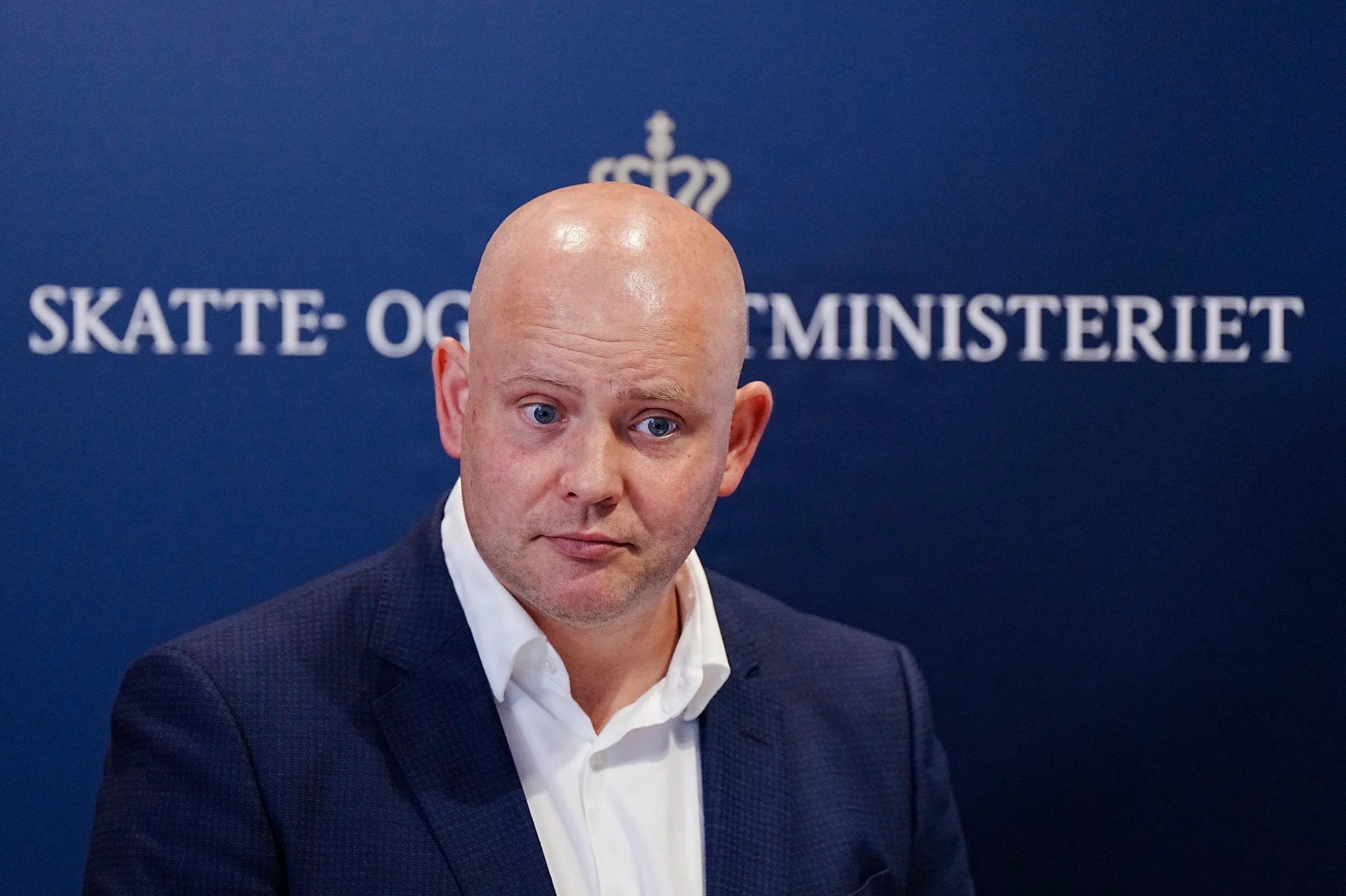 Finance minister missing from government's economic statement