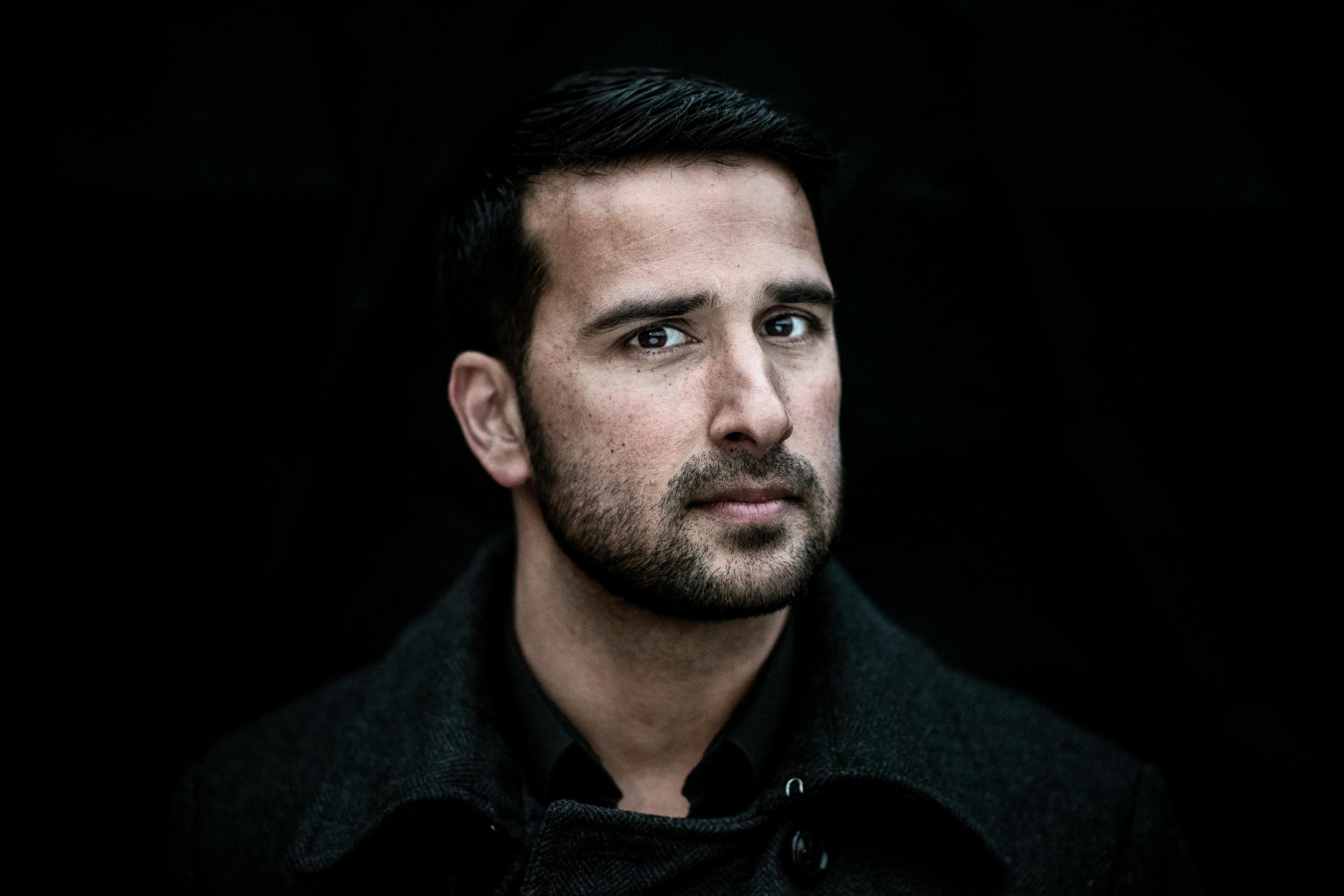 Berlingske mener: Kashif Ahmad har lige sat ny danmarksrekord i »hov! Se lige derovre«-tricket