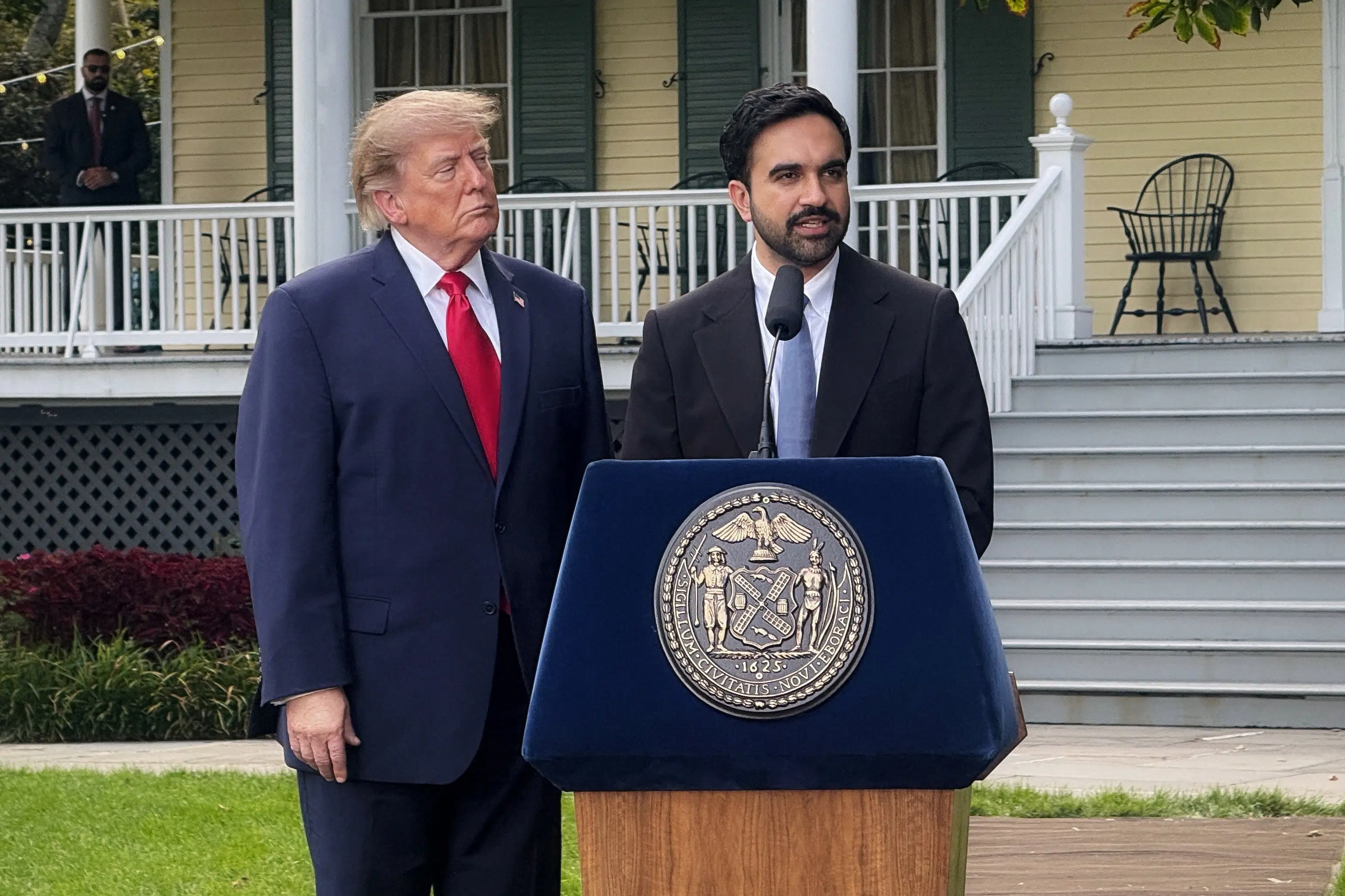 Trump roser New Yorks venstreorienterede borgmester efter møde