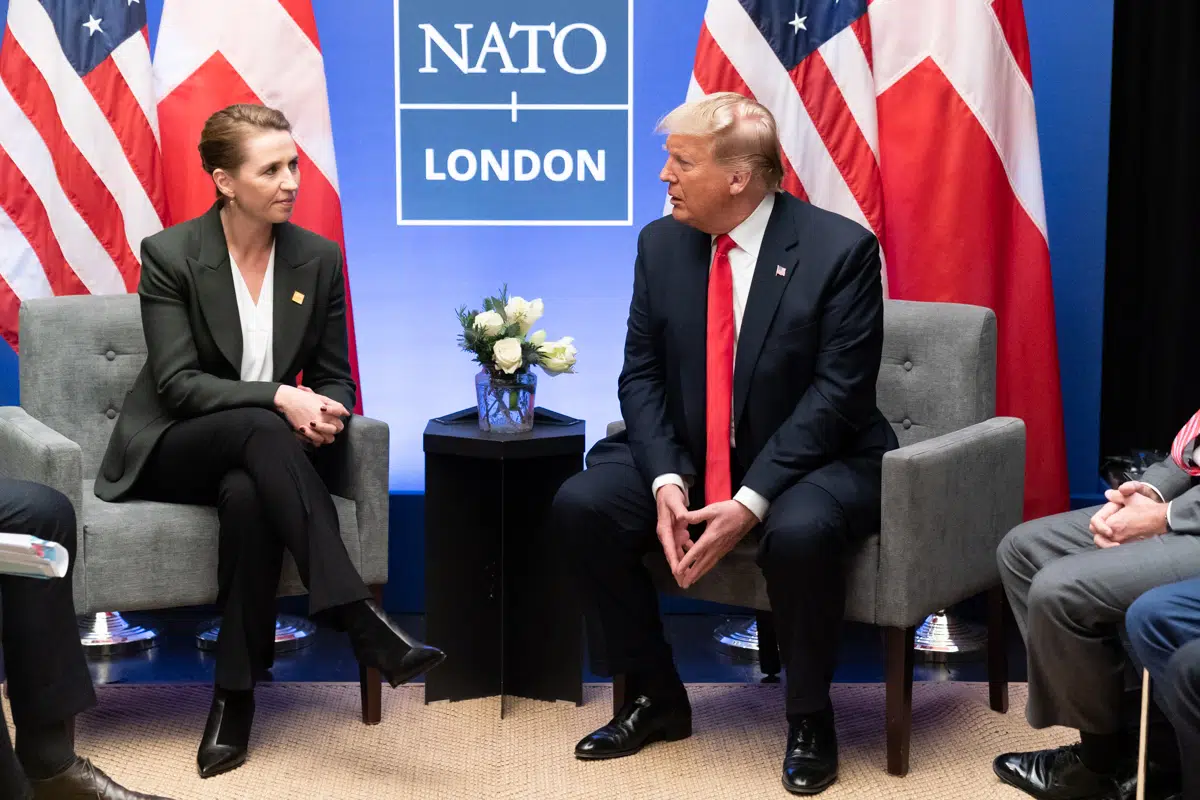 Da en vred Trump stillede sig frem foran pressen, lærte Mette Frederiksen noget vigtigt – hun har ført en helt klar politik, siger kommentator