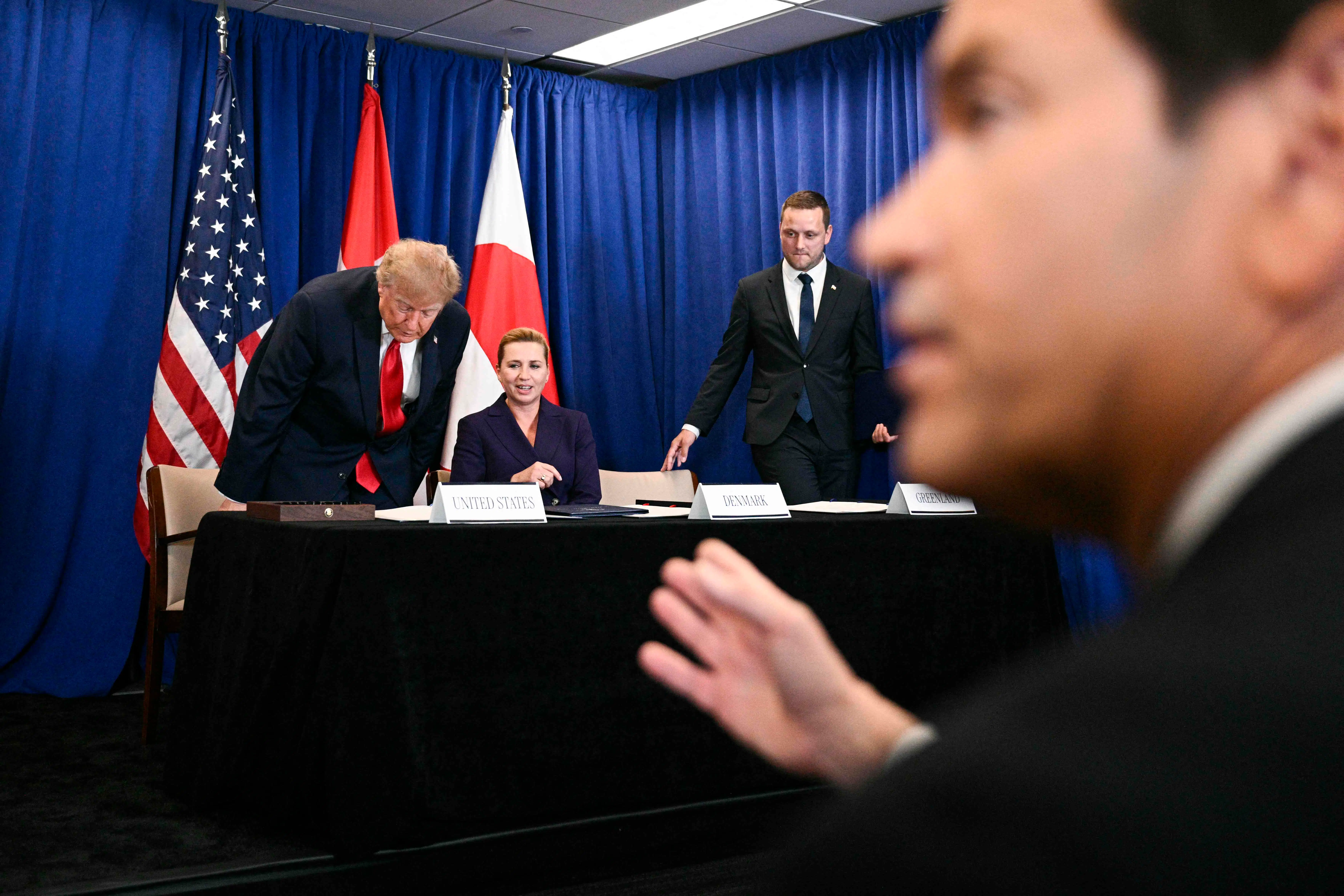 Vi taler om Trumps underskrift. Han talte om en aftale med Putins bedste ven