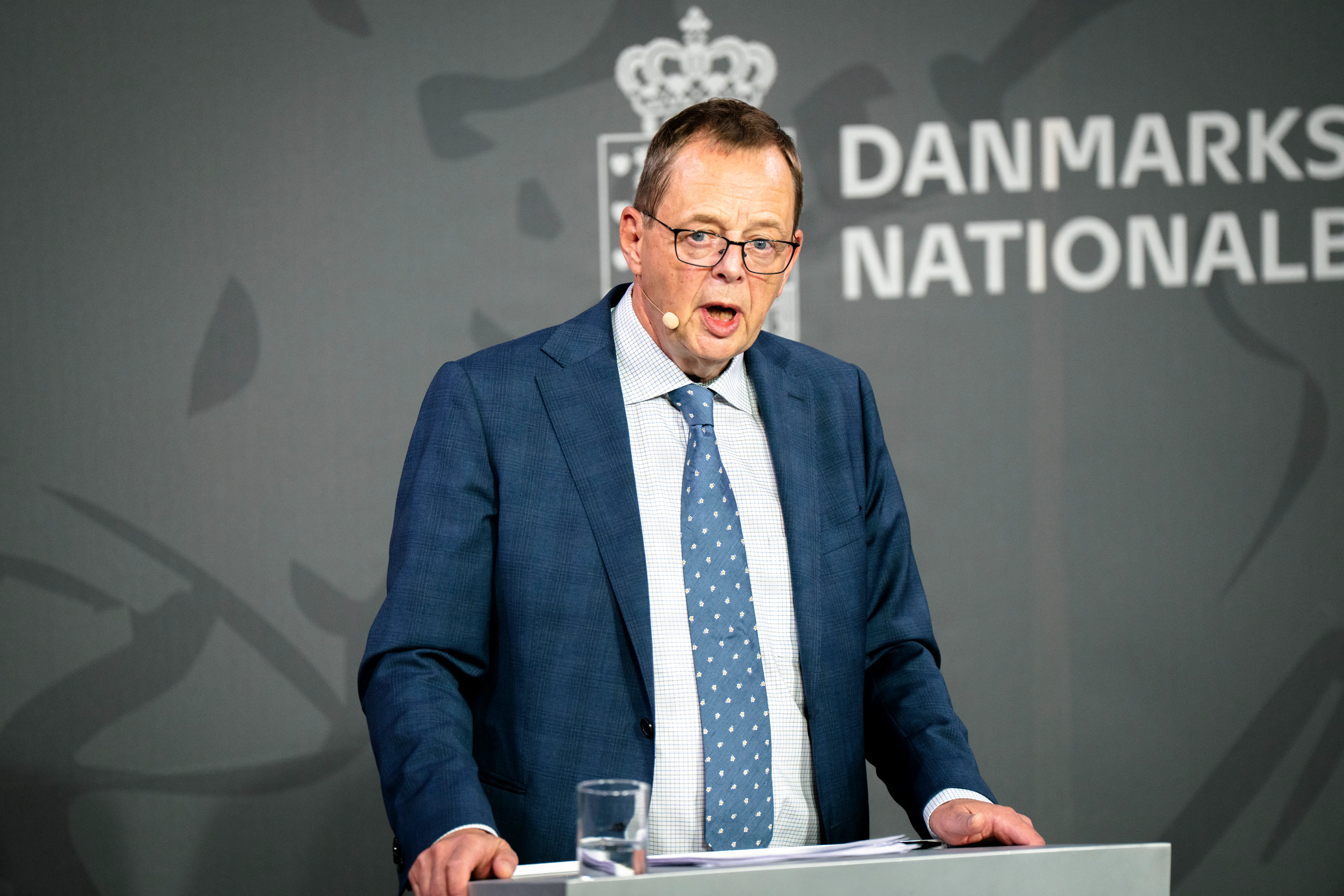 Nationalbanken: Regeringen har brugt rigtig mange penge på »kanoner«. Nu skal der holdes igen med andet
