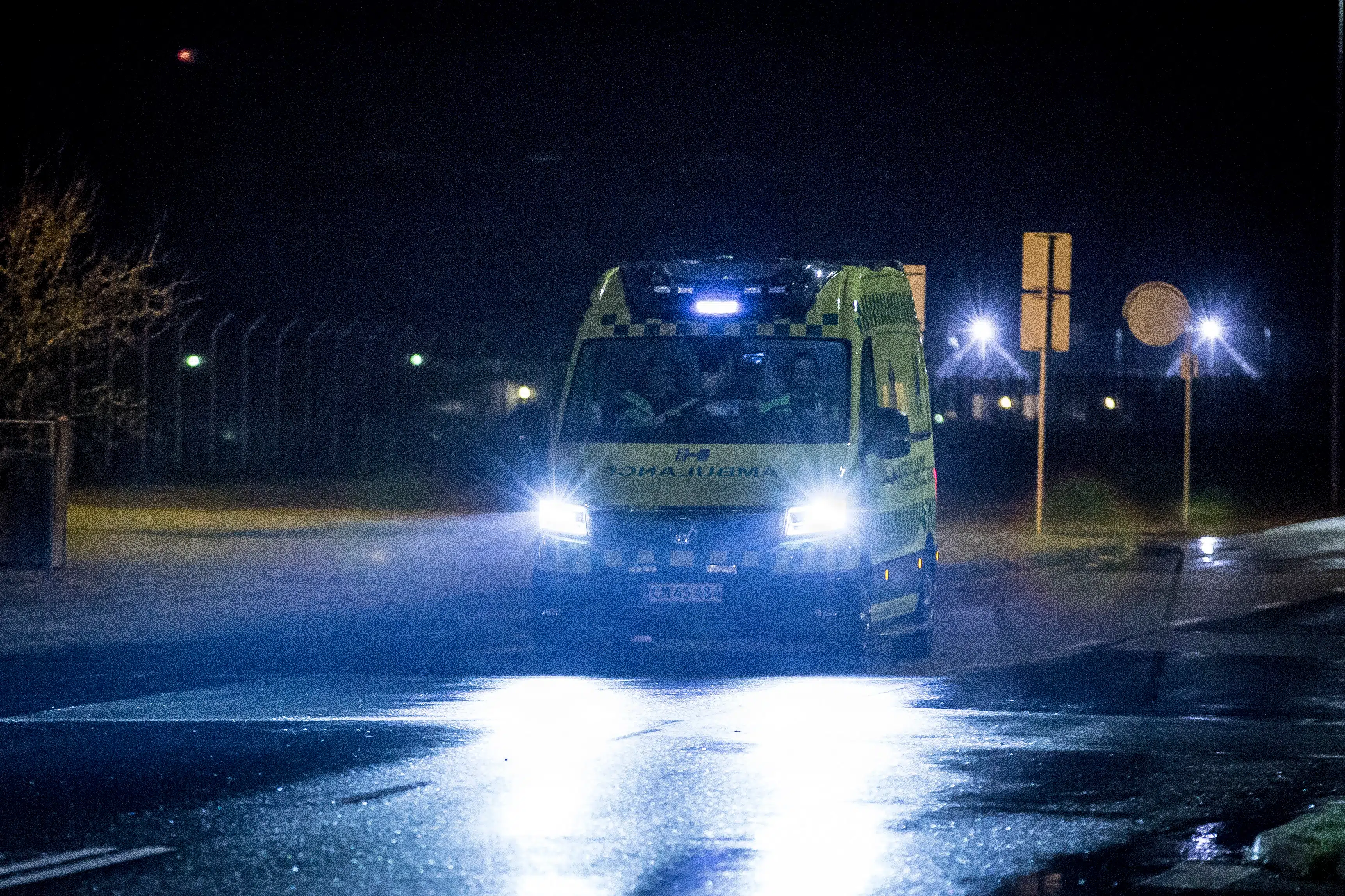 Radiotavshed vækker uro. Ambulancer kører ind i »døde områder« overalt på Sjælland
