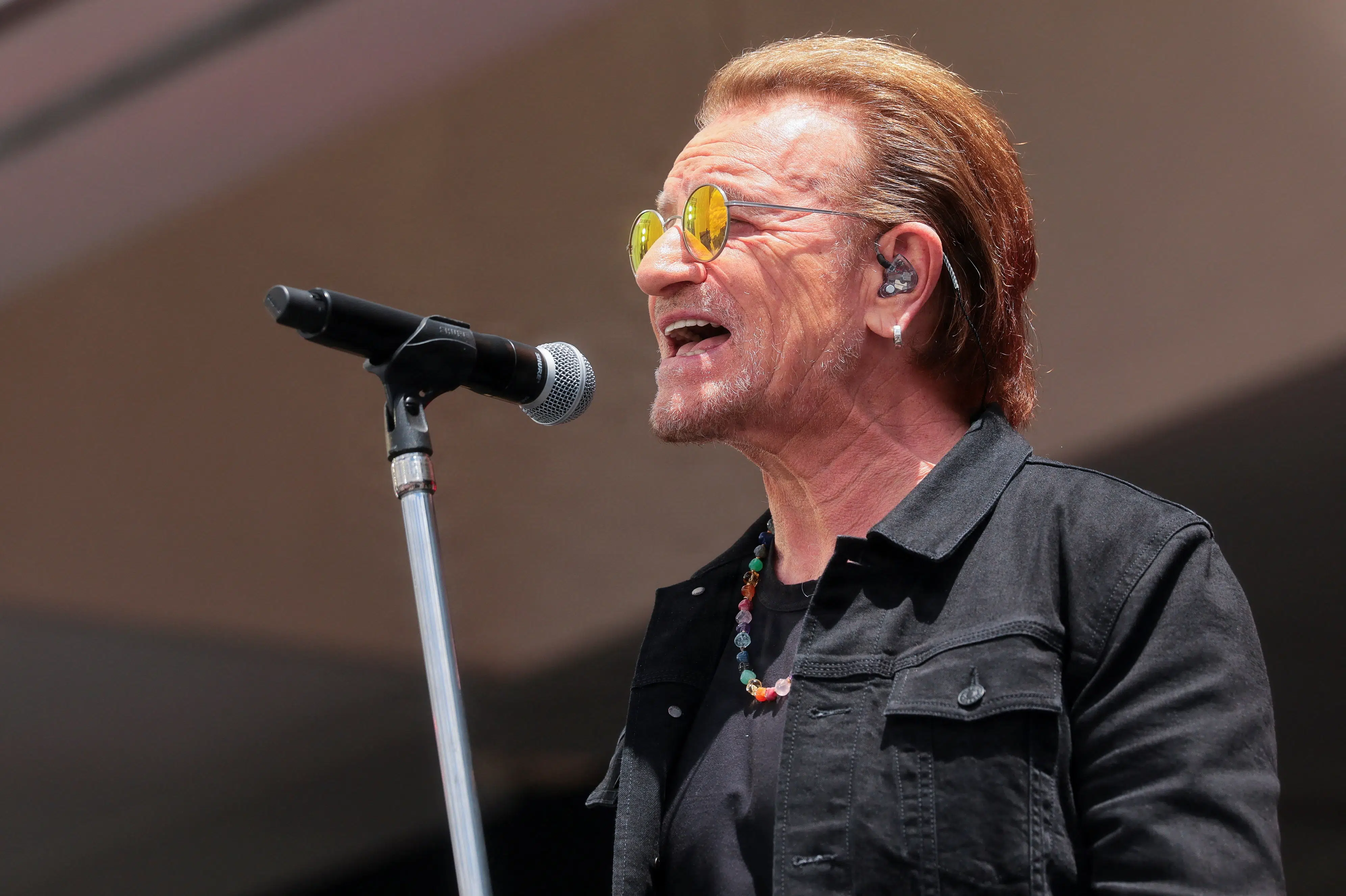 U2 annoncerer nyt album med Dolly Parton-duet