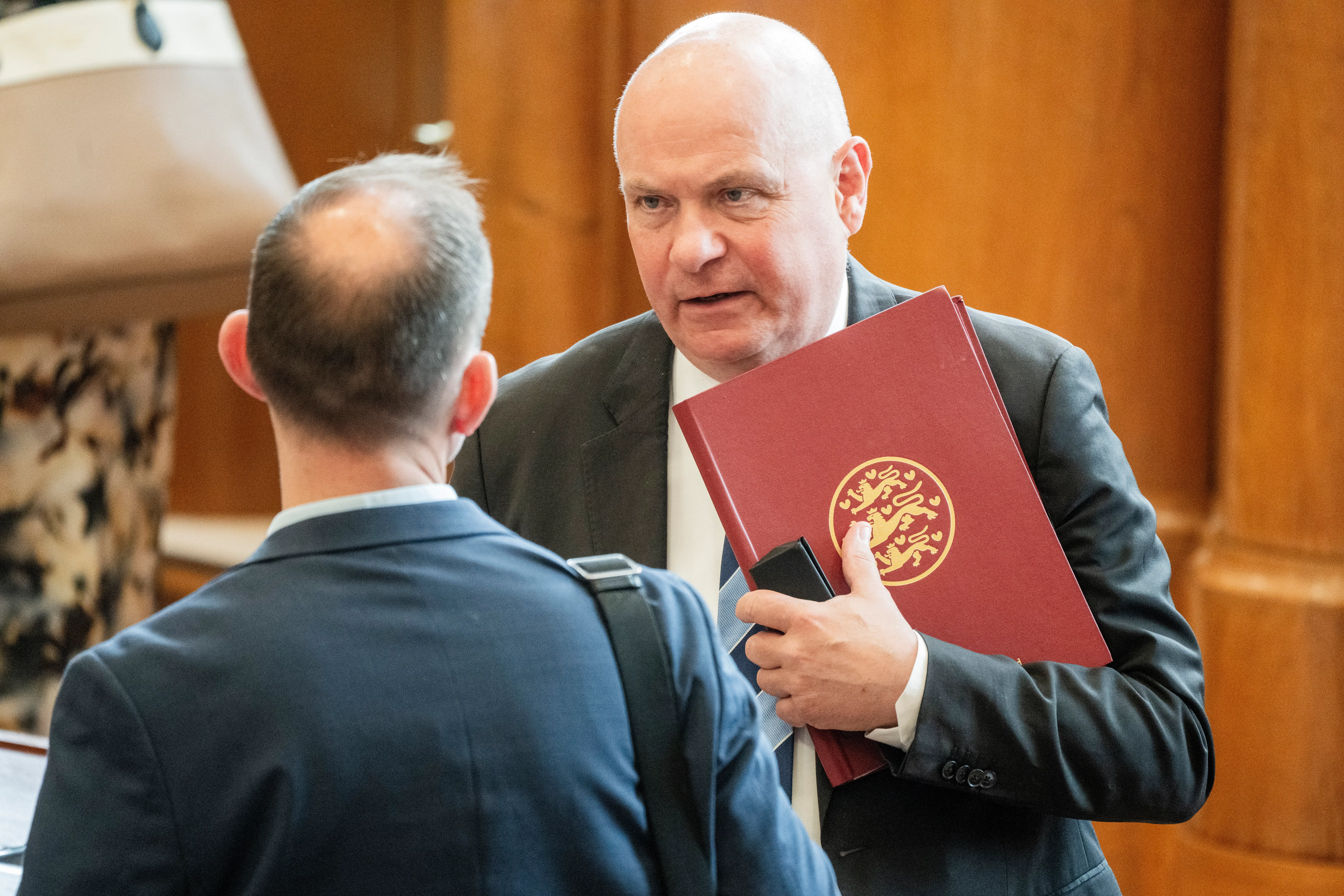 Torsdag afviste Troels Lund at have mistet kontrollen. Men Venstres »rejse« har lige nu retning »mod afgrunden«, mener kommentator