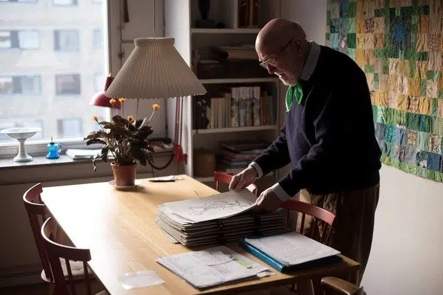 Bladtegner og illustrator Klaus Albrectsen er død - 94 år