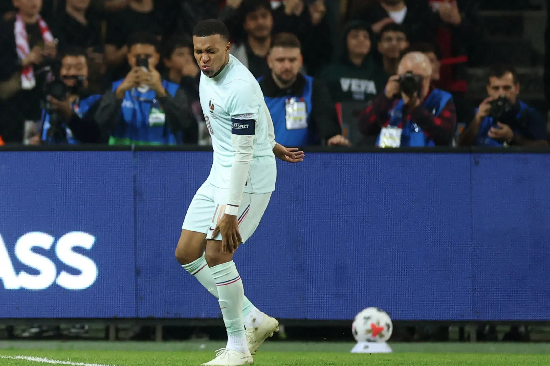 Mbappé scorer og udgår i Zidanes debut